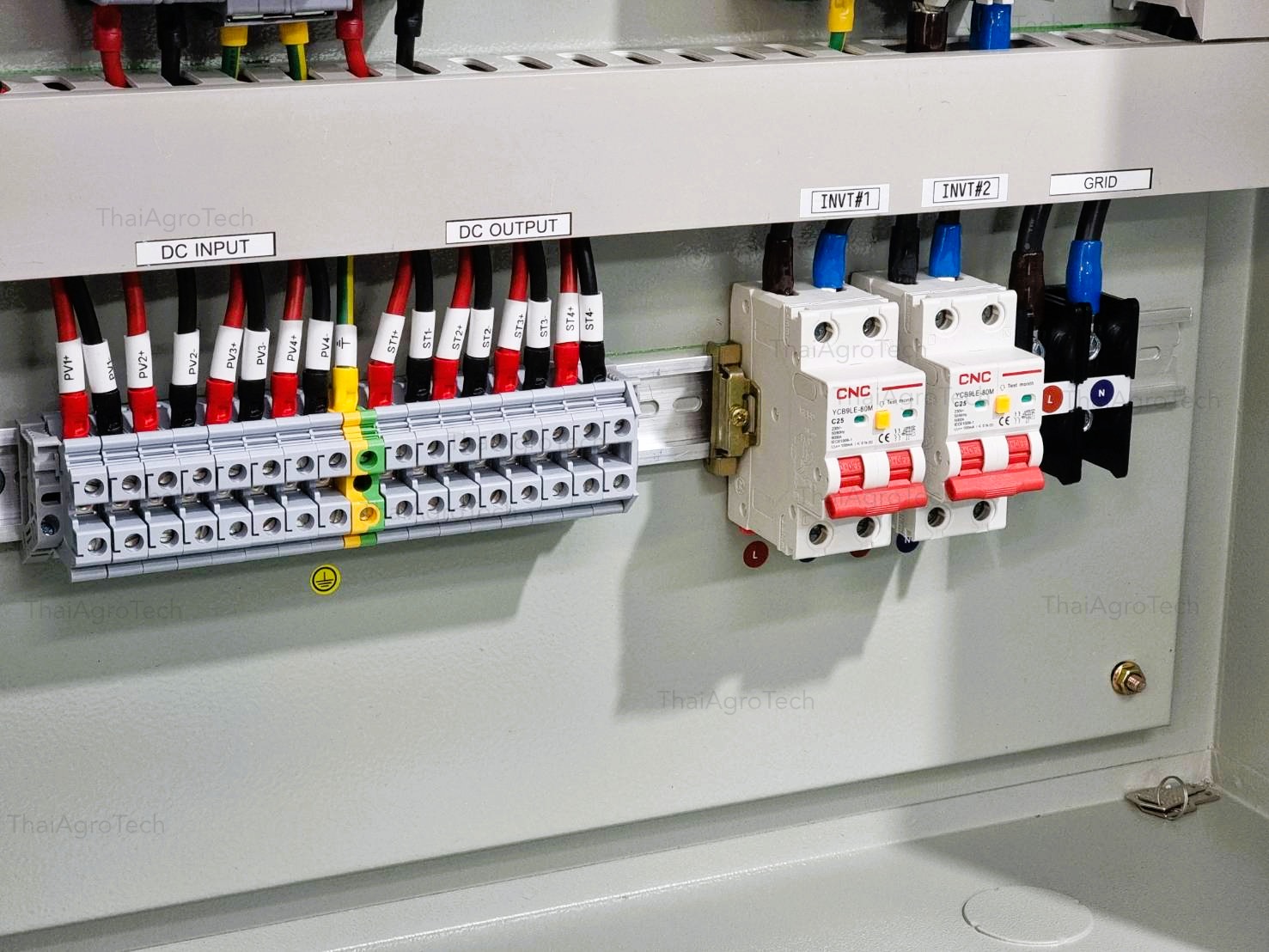 ตู้คอมบายเนอร์สำหรับ 2 inverter AC-DC Combiner box 5/10Kw + 5/10Kw แบบ 4 String DC 800V, 1Phase