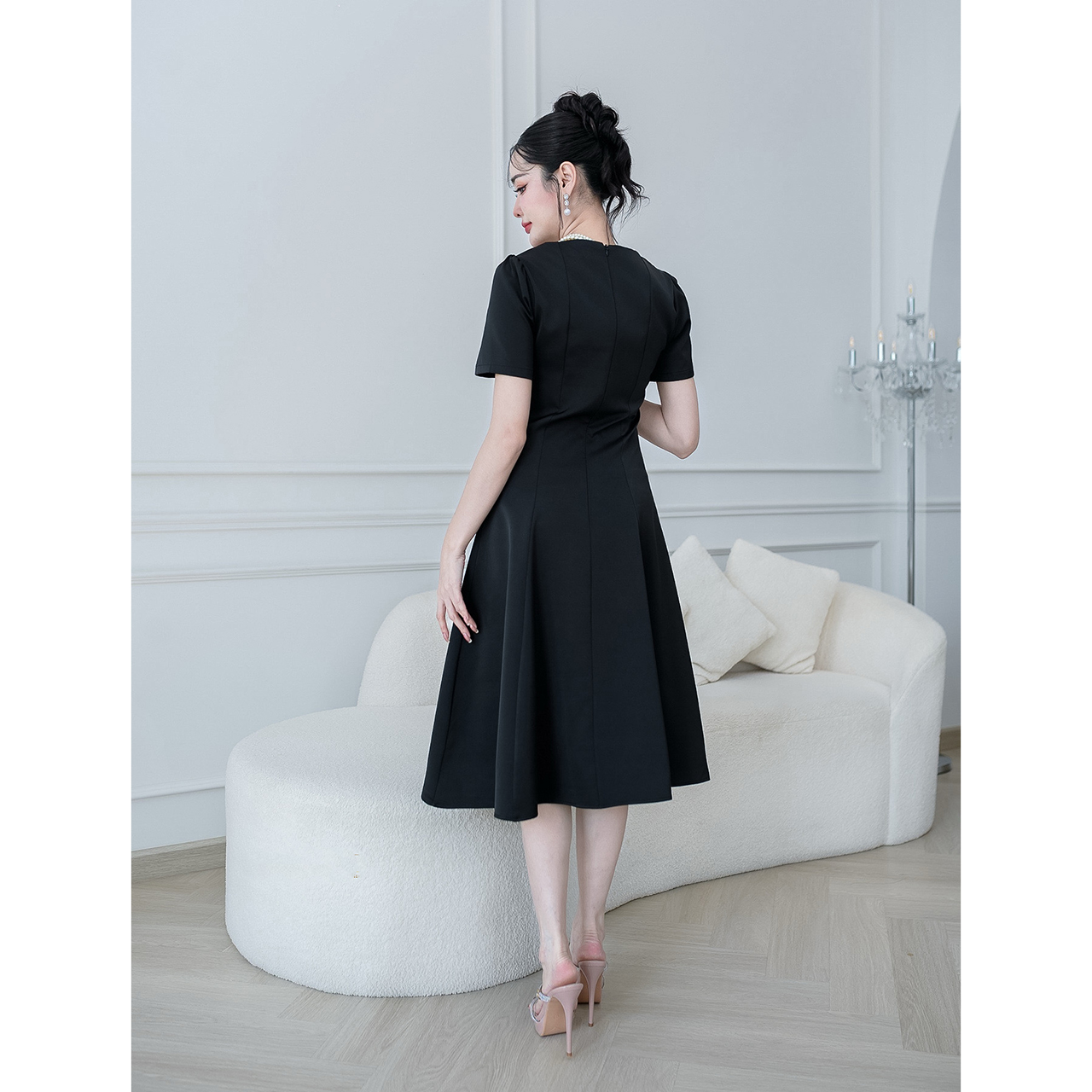 kudapy เดรสผ้าพื้นเรียบ ทรงสวยสุภาพ งานผ้านิ่มใส่สบาย ดีไซน์ทรงสวยแบบเรียบๆดูผู้ดี