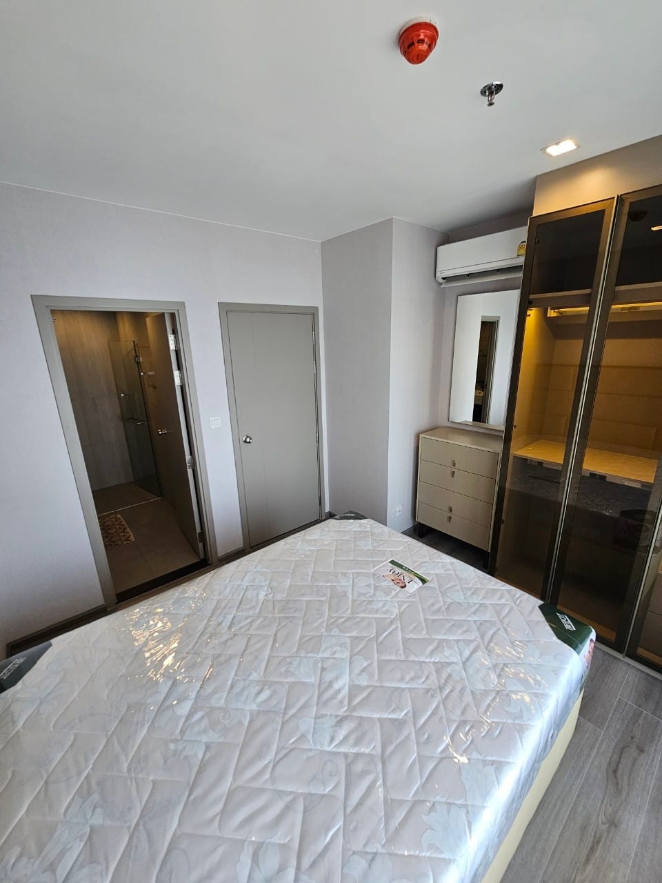 ปล่อยเช่าคอนโด The Politan Aqua (เดอะ โพลิแทน อควา) - ห้องสวยวิวแม่น้ำชั้นสูง 1ห้องนอน 1ห้องน้ำ 1ห้องนั่งเล่น - ใกล้ MRTพระนั่งเกล้า - ขนาดห้อง 30 ตรม. ชั้น 40 ตึก B