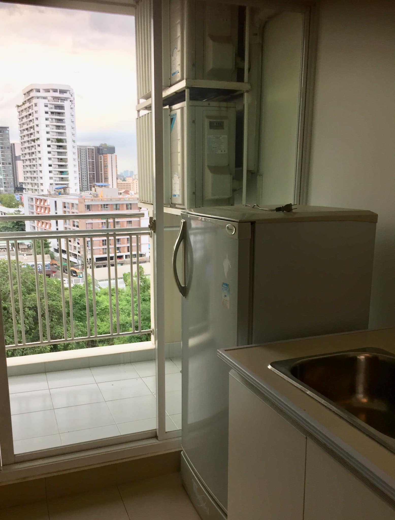 ปล่อยเช่าคอนโด Lumpini Suite Pinklao (ลุมพินี สวีท ปิ่นเกล้า) - 1ห้องนอน 1ห้องครัว 1ห้องน้ำ 1ห้องนั่งเล่น - ใกล้ MRTบางยี่ขัน/พาต้าปิ่นเกล้า เซ็นทรัลปิ่นเกล้า - ขนาดห้อง 35 ตรม. ชั้น 11