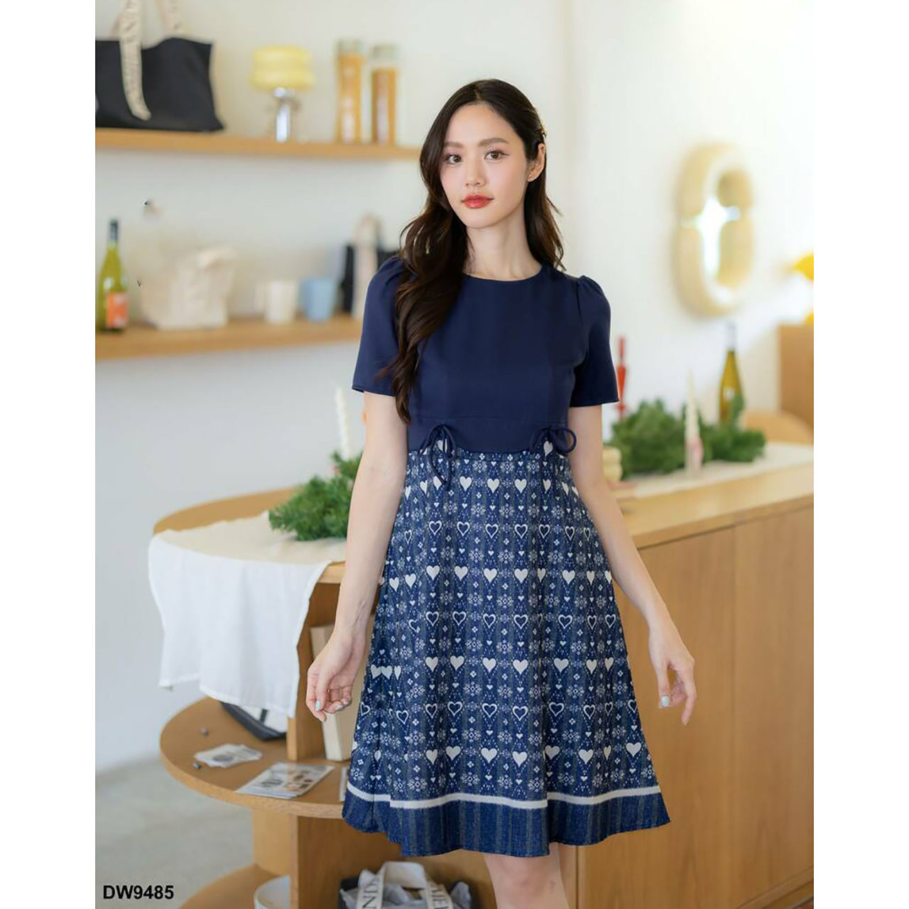 kudapy เดรสสั้นสีเหลือง สีชมพู สีกรม สีฟ้า ผ้าไทยลายหัวใจแต่งโบว์เอว