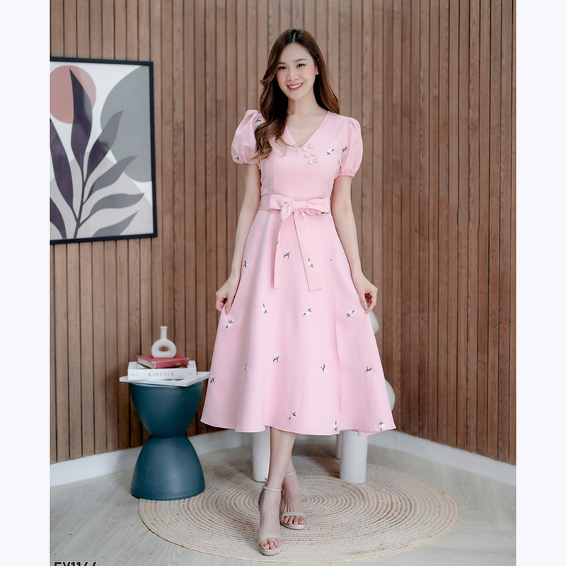 kudapy เดรสยาวสีขาว/สีชมพู แขนตุ๊กตาแต่งกระดุม