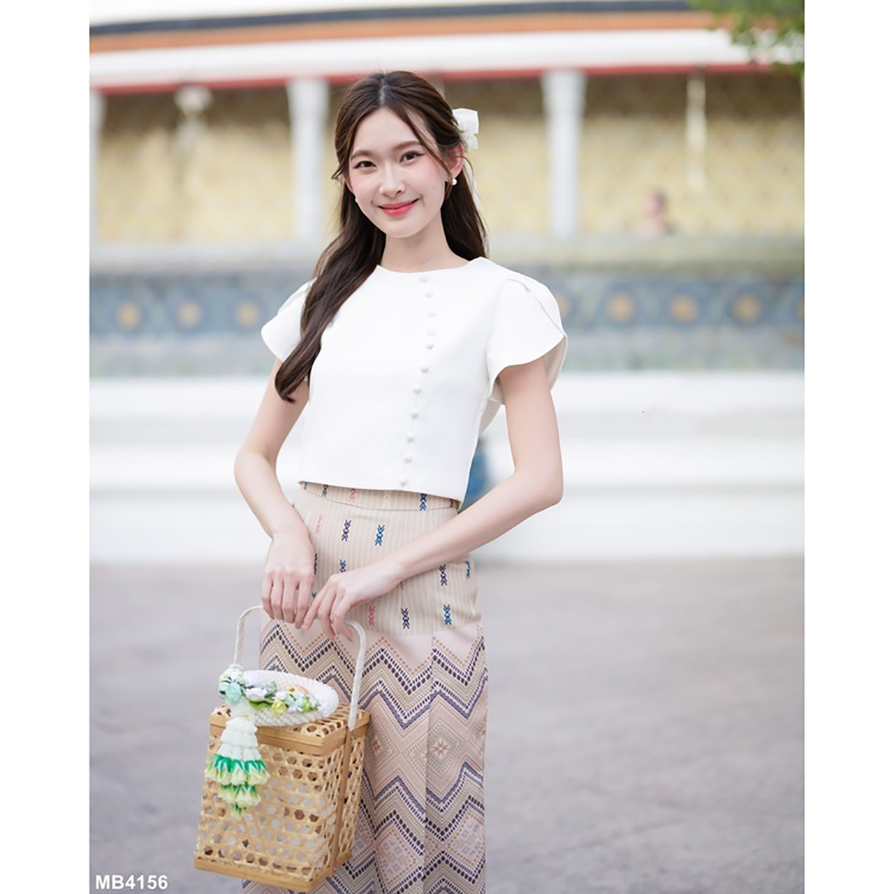 kudapy เซ็ตเสื้อแขนกลีบบัว+กระโปรงลายไทยสีครีม