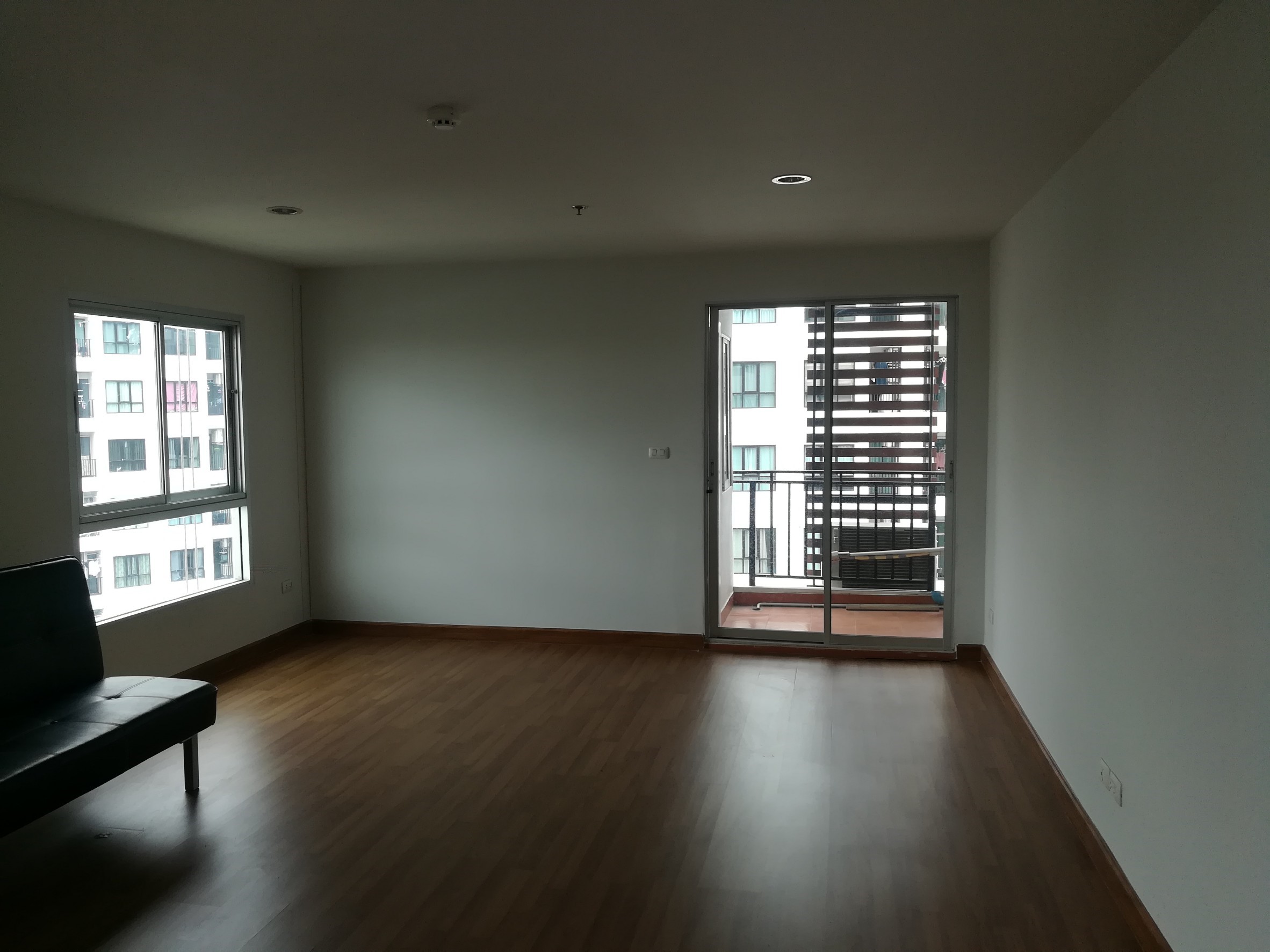 ให้เช่าคอนโดรีเจ้นท์ โฮม 10 ใกล้แยกวงเวียนบางเขนห้องใหญ่