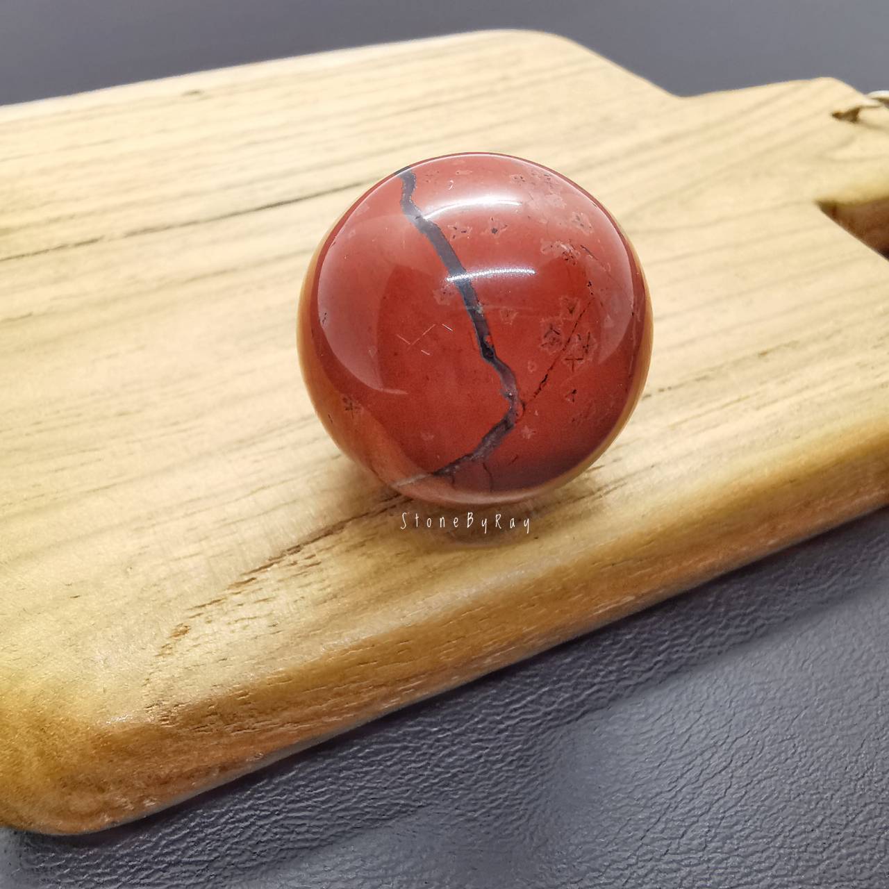 หินแจสเปอร์แดงลูกกลม Red Jasper Ball