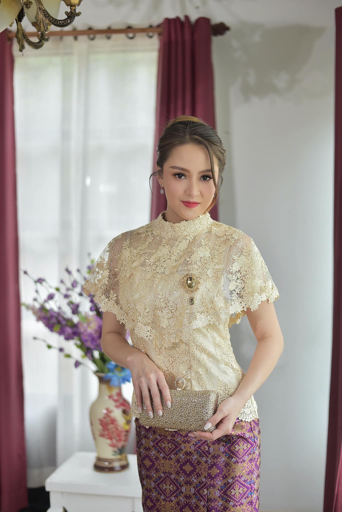 kudapy ชุดเซ็ทเสื้อลูกไม้+ผ้าถุง เสื้อเนื้อผ้าผ้าลูกไม้ใยบวบเกรดพรีเมี่ยมทั้งผืน ผ้าถุงลยไทยสวย ใส่ออกงานดูดี