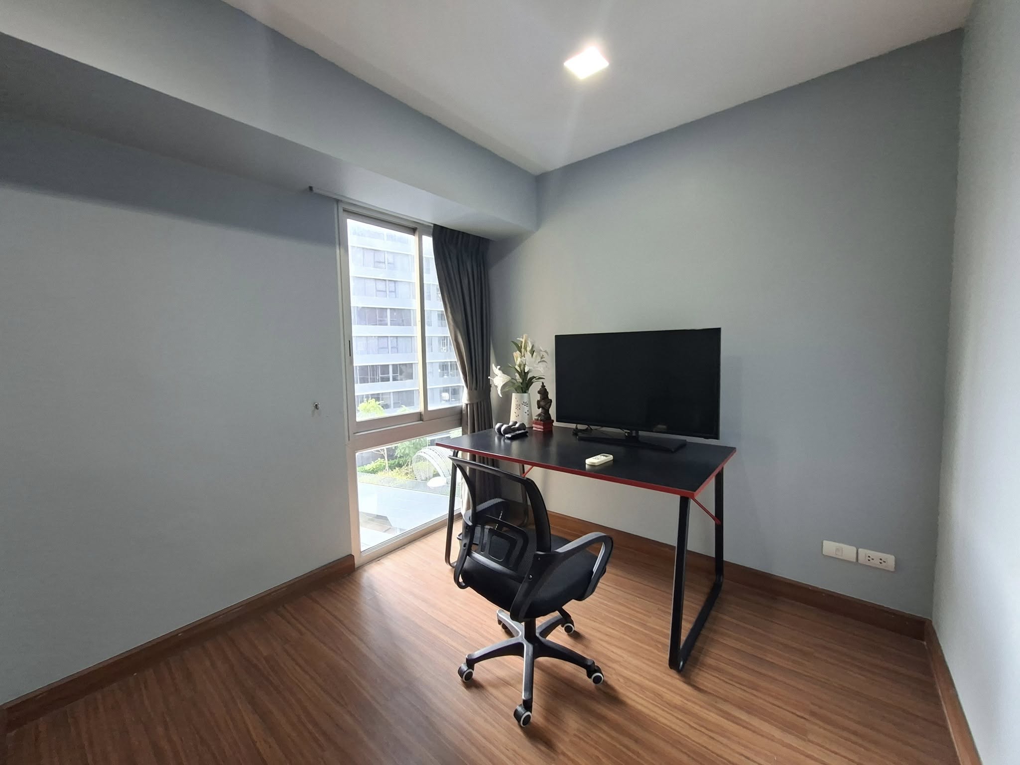 ให้เช่าคอนโด My Resort Bangkok (มาย รีสอร์ท แบงค์คอก) 2ห้องนอน / 1ห้องน้ำ ขนาด 65 ตรม. ชั้น 12 ตึก A ค่าเช่า 30,000 ต่อเดือน รถไฟฟ้า MRT เพชรบุรี / มศว