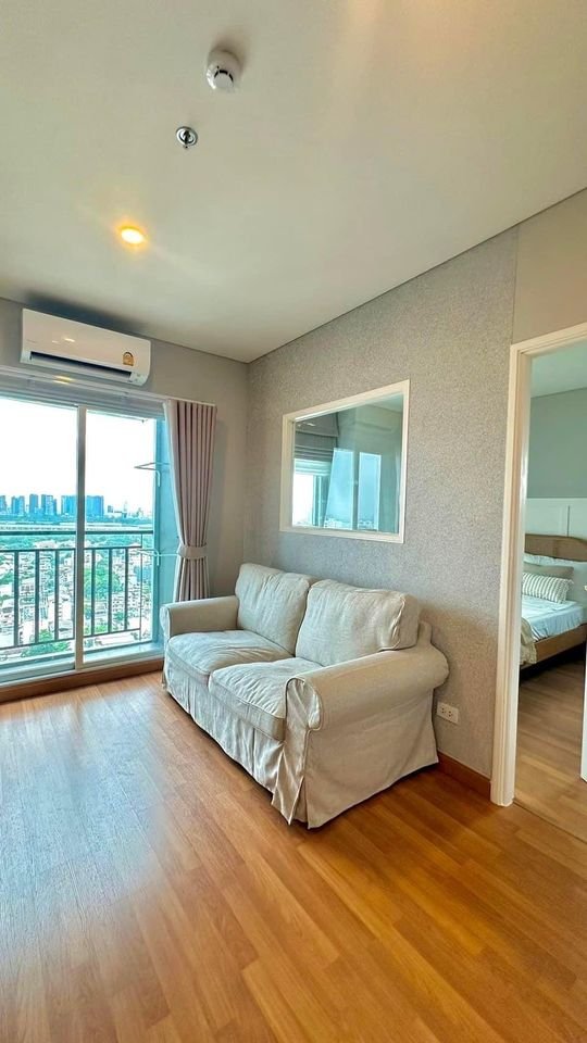 สนใจชมห้องติดต่อได้เลย Line ID: Smile-easy ปล่อยเช่าคอนโด ลุมพินี เพลส เตาปูน อินเตอร์เชนจ์ (Lumpini Place Taopoon Interchange) - 1ห้องนอน 1ห้องน้ำ 1ห้องนั่งเล่น - ใกล้ MRT เตาปูน - ขนาดห้อง 34.52 ตรม. ชั้น 29