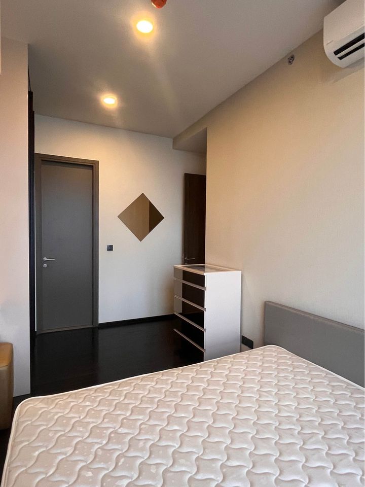 สนใจชมห้องติดต่อได้เลย Line ID: Smile-easy ปล่อยเช่าคอนโด Park Origin Thonglor (พาร์ค ออริจิ้น ทองหล่อ) - 2ห้องนอน 2ห้องน้ำ 1ห้องนั่งเล่น - ใกล้ BTS ทองหล่อ - ขนาดห้อง 67 ตรม. ชั้น 51 ตึก B