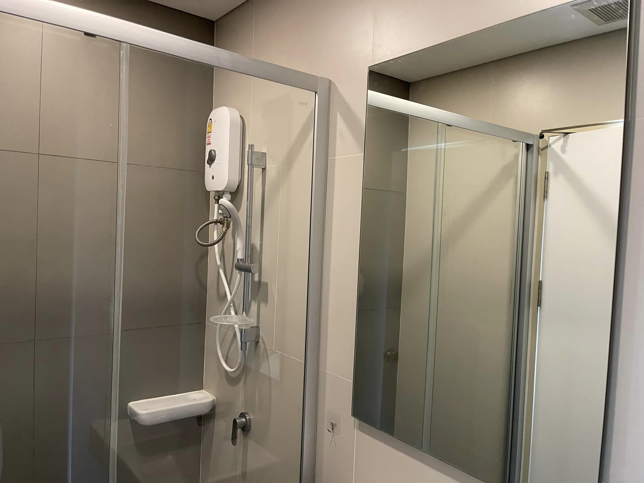 สนใจชมห้องติดต่อได้เลย Line ID: Smile-easy ปล่อยเช่าคอนโด Lumpini Park Vibhavadi-Chatuchak (ลุมพินี พาร์ค วิภาวดี-จตุจักร) - Studio 1ห้องน้ำ - ใกล้ MRT จตุจักร BTS หมอซิต - ขนาดห้อง 24.5 ตรม. ชั้น 9