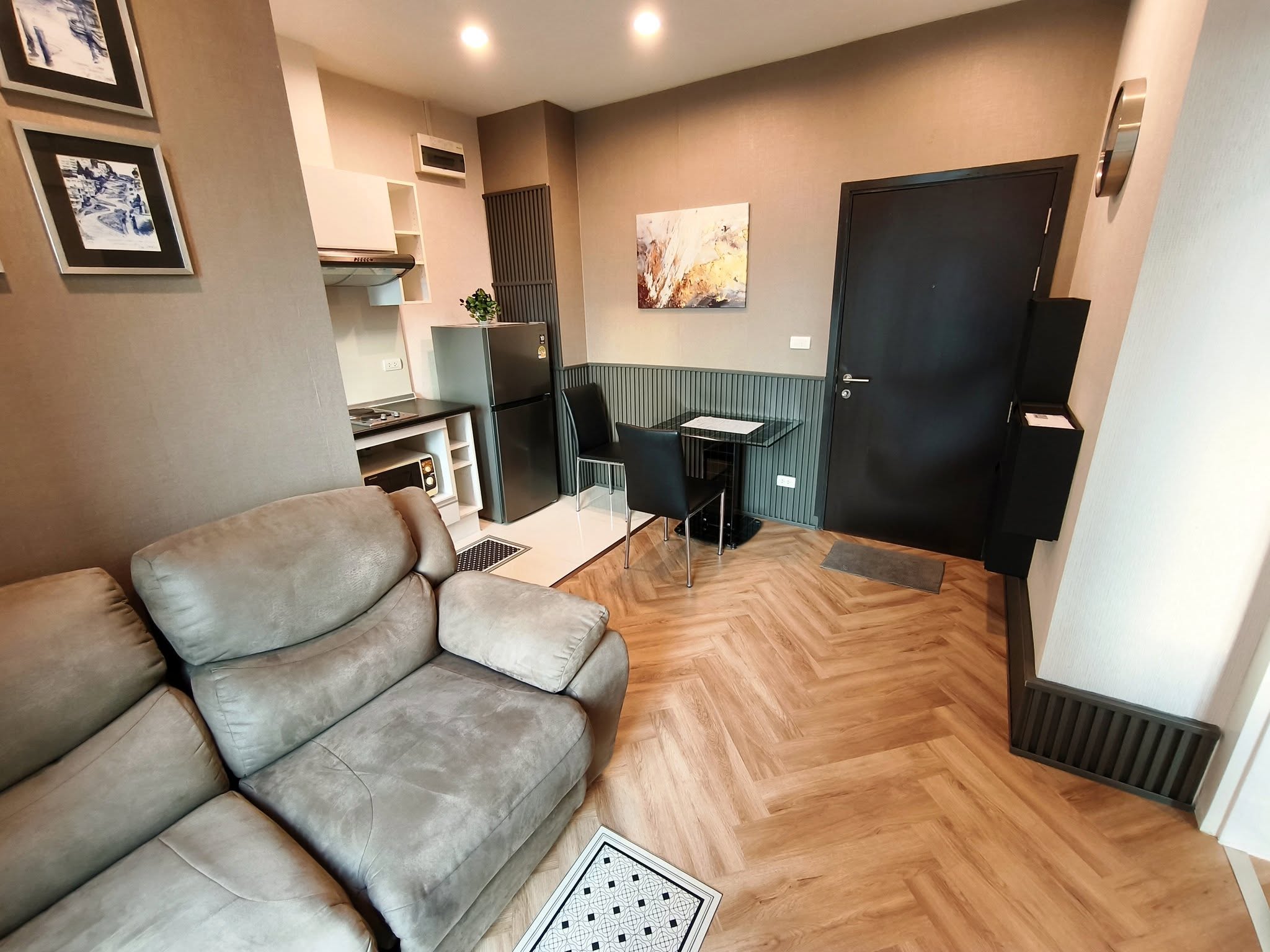 ชื่อโครงการ Astro Chaeng Wattana (เอสโทร แจ้งวัฒนะ) ให้เช่า 1นอน 1น้ำ ขนาด 36 ตรม ชั้น 35 ราคา 11,000