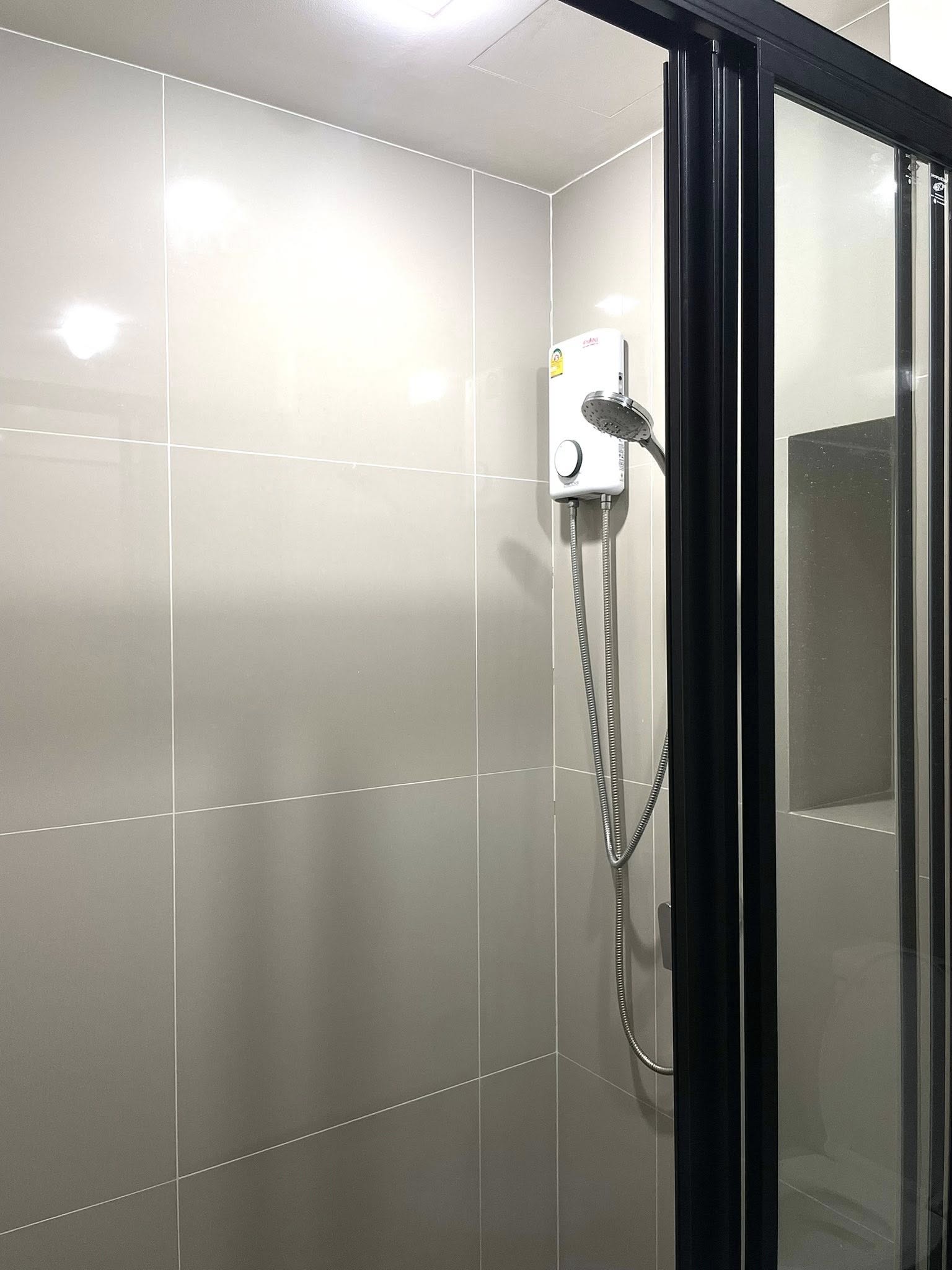 ให้เช่าคอนโด THE BASE Phetchaburi - Thonglor (เดอะ เบส เพชรบุรี - ทองหล่อ) โซนพื้นที่ MRT เพชรบุรี ห้องแบบ 1ห้องนอน / 1ห้องน้ำ ขนาดห้อง 33 ตรม. ชั้น 26