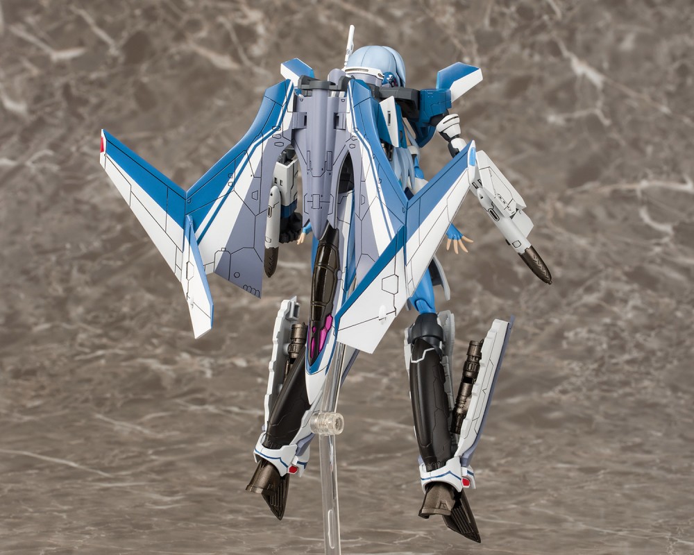 V.F.G. Macross Delta VF-31J Siegfried (Plastic model) 6800 yen (fs)
