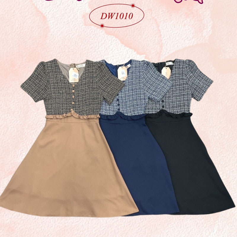 kudapy เดรสสั้นลายสก็อตสีดำ/สีน้ำตาล/สีกรม ผ้าทวิสรูปคอวี ทรงเข้ารูป