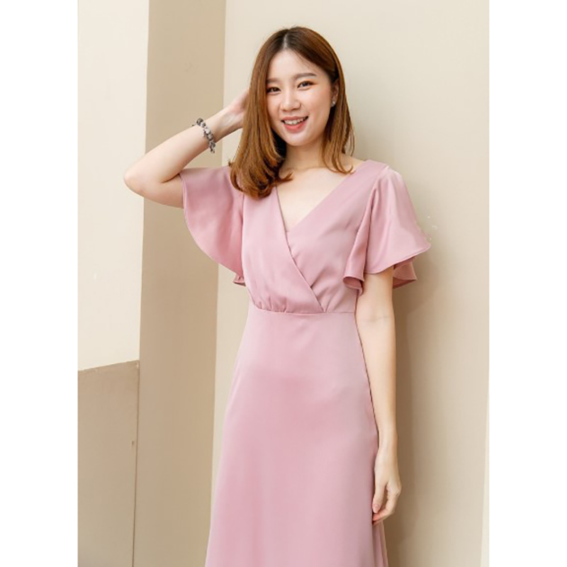 kudapy เดรสยาวสีชมพู/สีส้มทอง ราตรียาวผ้าวาเลนติโน เย็บป้ายช่วงอก จับจีบช่วงเอวเล็กน้อยเพิ่มความหวาน แขนระบาย