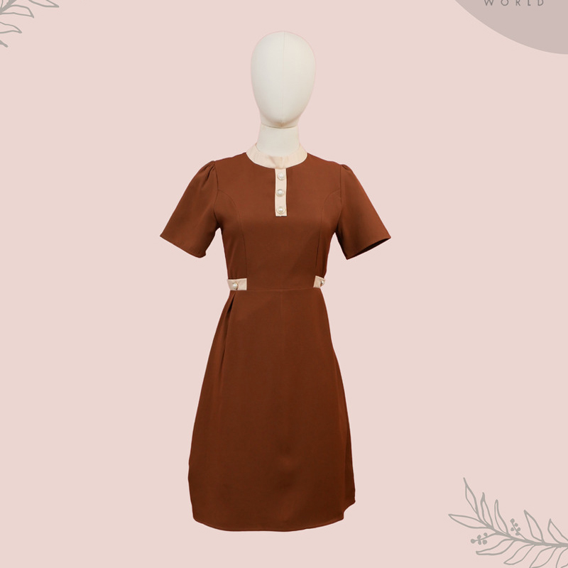 kudapy เดรสสั้นสีแดงสีดำ/สีน้ำตาล คอกลมแต่งกระดุม ใส่ไปงานตรุษจีน ใส่ทำงาน สวยดูดีน่ารัก