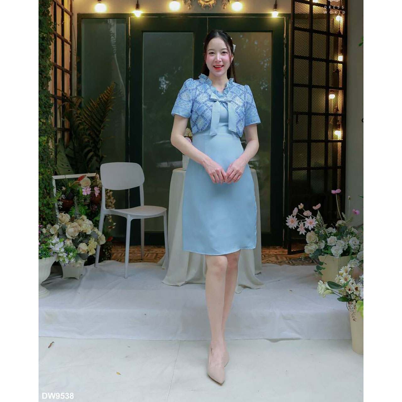 kudapy เดรสสั้น คอวีแต่งโบว์กระโปรงทรงเอ เสื้อายไทยสวยดูดี ใส่ออกงานสวยน่ารัก