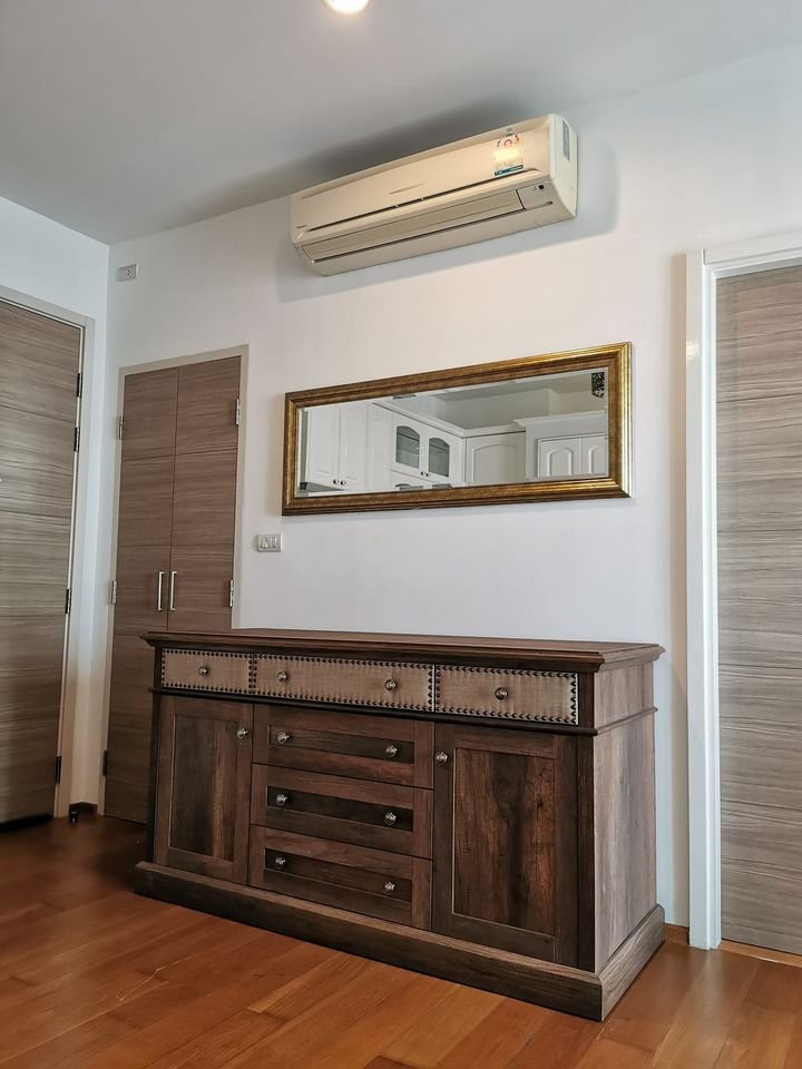 ให้เช่าคอนโด Hive Taksin (ไฮฟ์ ตากสิน) โซน รถไฟฟ้า BTS วงเวียนใหญ่ ห้องแบบ 1ห้องนอน / 1ห้องน้ำ ขนาดห้อง 51 ตรม. ชั้น 10