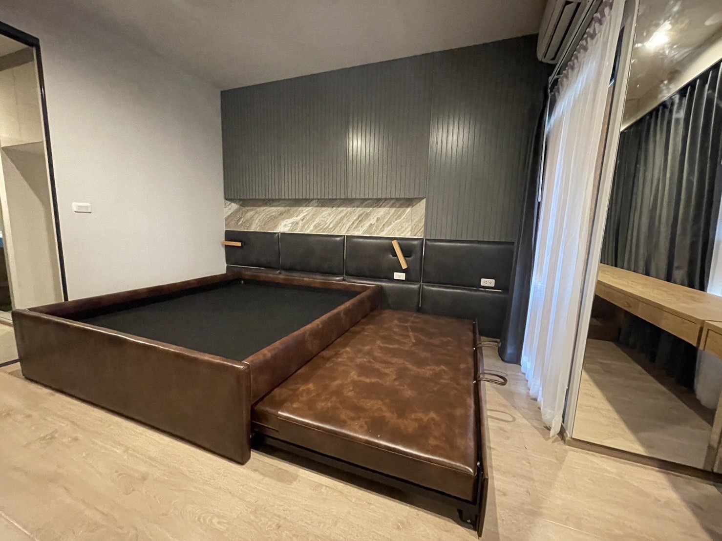 ให้เช่าคอนโด IDEO Rama 9 - Asoke (ไอดีโอ พระราม 9 - อโศก) High Rise โซนพื้นที่ MRT พระราม 9 ห้องแบบ Studio 1ห้องน้ำ โซนครัวปิด ขนาดห้อง 26 ตรม. ชั้น 12