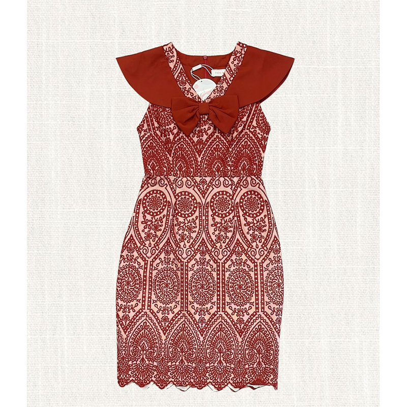 kudapy เดรสสั้นสีส้มอิฐ/สีขาว ลูกไม้แต่งโบว์ สวยดูดี