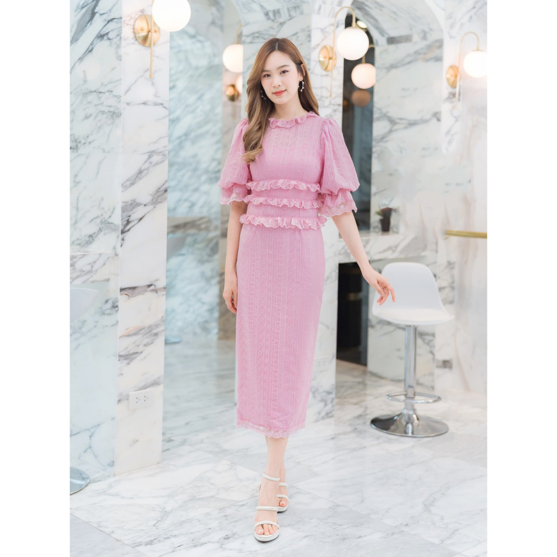 kudapy เดรสยาวสีขาว/สีชมพู ลูกไม้แขนสม็อค