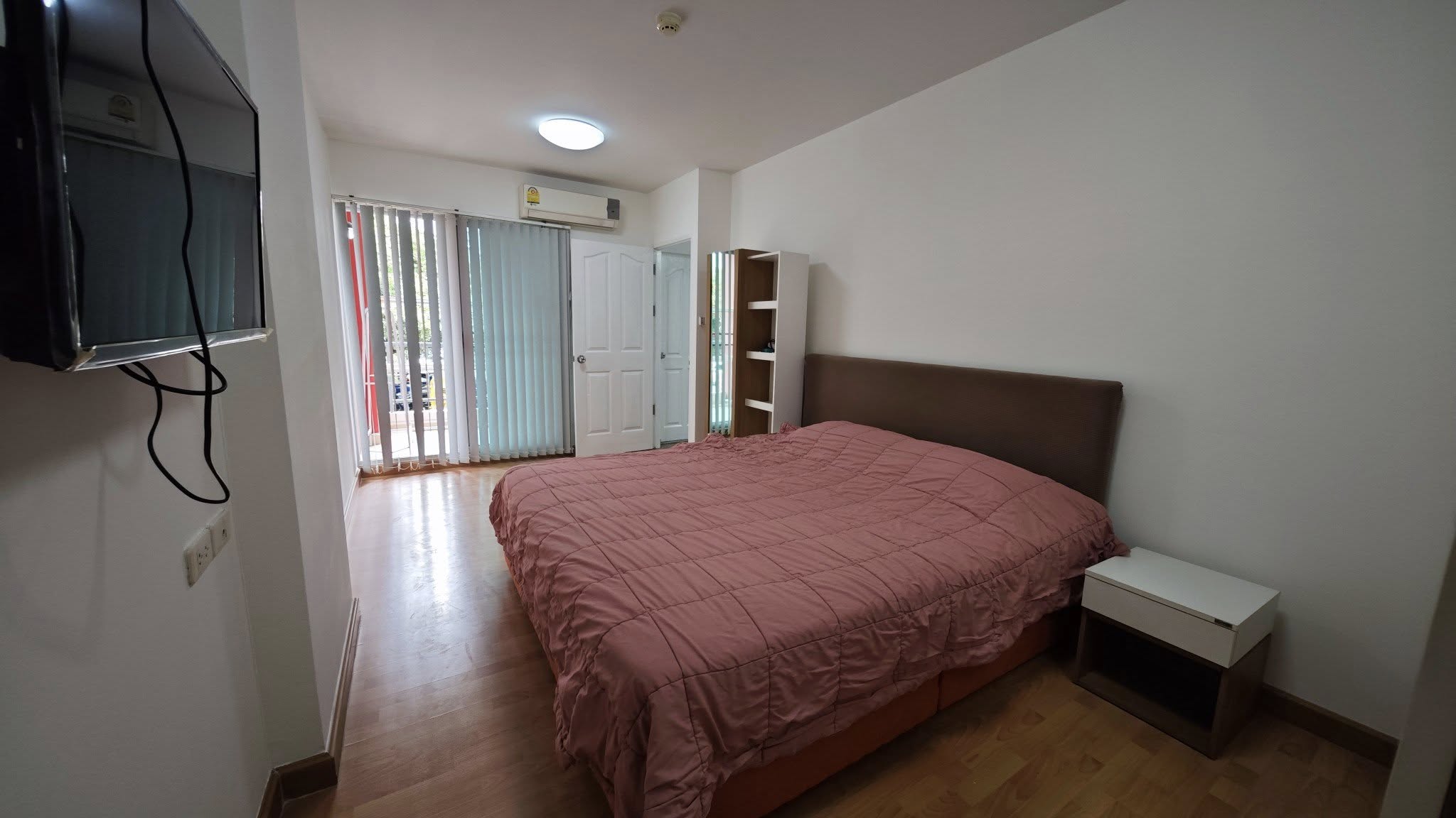 คอนโด Supalai City Resort Ratchada-Huaykwang (ศุภาลัย ซิตี้ รีสอร์ท รัชดา-ห้วยขวาง) Low Rise โซนพื้นที่ MRTห้วยขวาง ให้เช่าห้องแบบ 1ห้องนอน 1ห้องน้ำ 1ครัวปิด ขนาดห้อง 46 ตรม. ชั้น 2 ตึก4