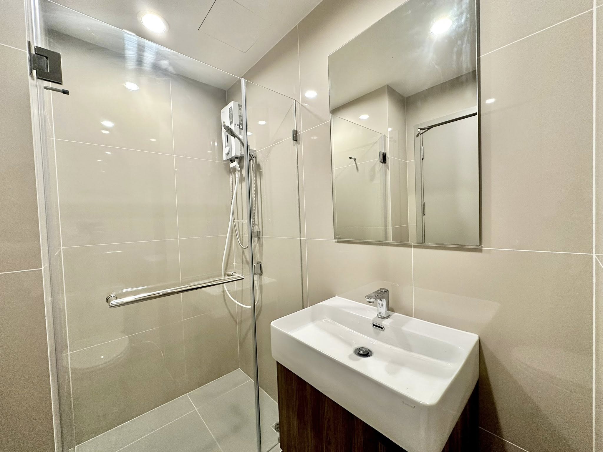 ให้เช่าคอนโด Ideo Ramkhamhaeng - Lam Sali Station (ไอดีโอ รามคำแหง - ลำสาลี สเตชั่น) โซนพื้นที่ BTS สีเหลืองลำสาลี ห้องแบบ Studio / 1ห้องน้ำ / โซนครัวปิด · ขนาดห้อง 25 ตรม. ชั้น 22