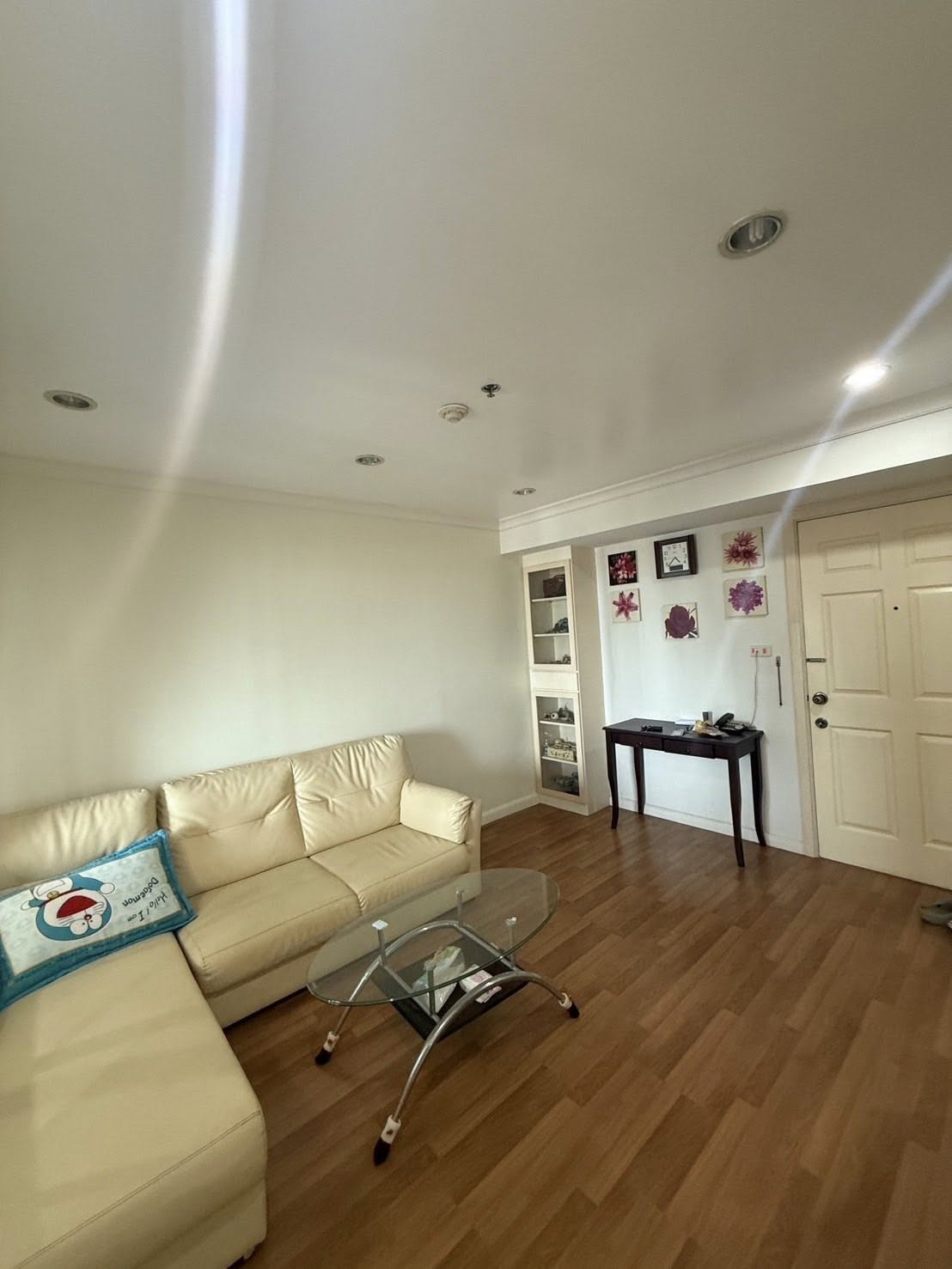 ให้เช่าคอนโด Lumpini Place Narathiwas - Chaopraya (ลุมพินี เพลส นราธิวาส - เจ้าพระยา) High Rise โซนพื้นที่ พระราม3 📍 ห้องแบบ 1ห้องนอน / 1ห้องน้ำ / โซนครัวปิด · ขนาดห้อง 41 ตรม. ชั้น 22