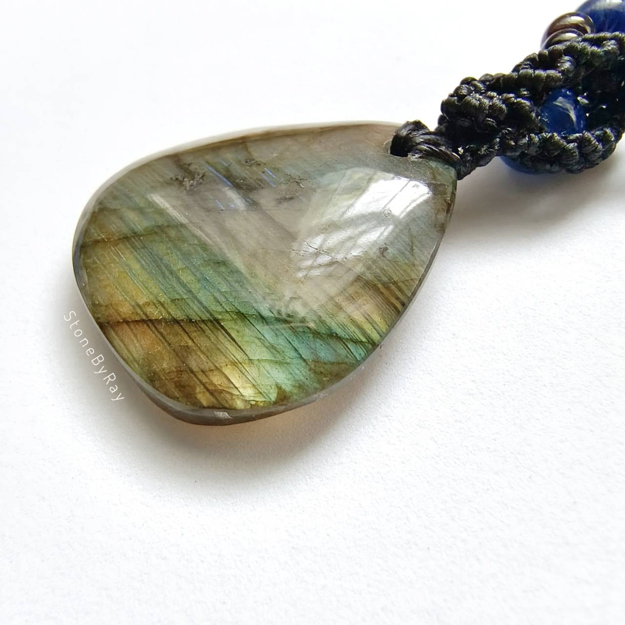 สร้อยคอเชือกถักจี้หินลาบราโดไลท์ Labradorite