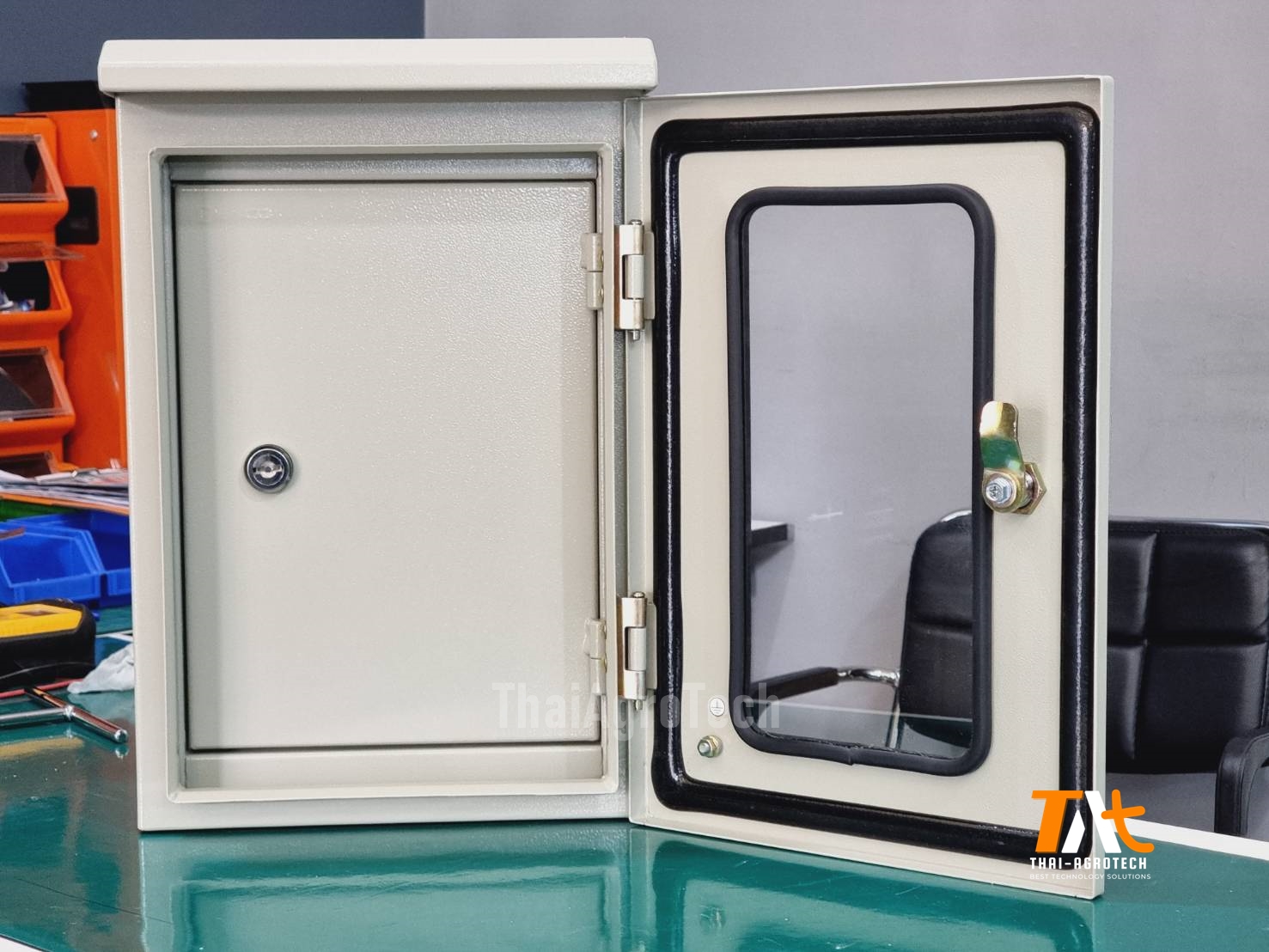ตู้ดีซีคอมบายเนอร์ 2 สตริงสำหรับระบบโซล่าเซลล์ Solar 1000V DC combiner box 2string Ongrid, Hybrid, Offgrid system (ตู้กระจกสองชั้นกันน้ำแบบมีหลังคา IP45)