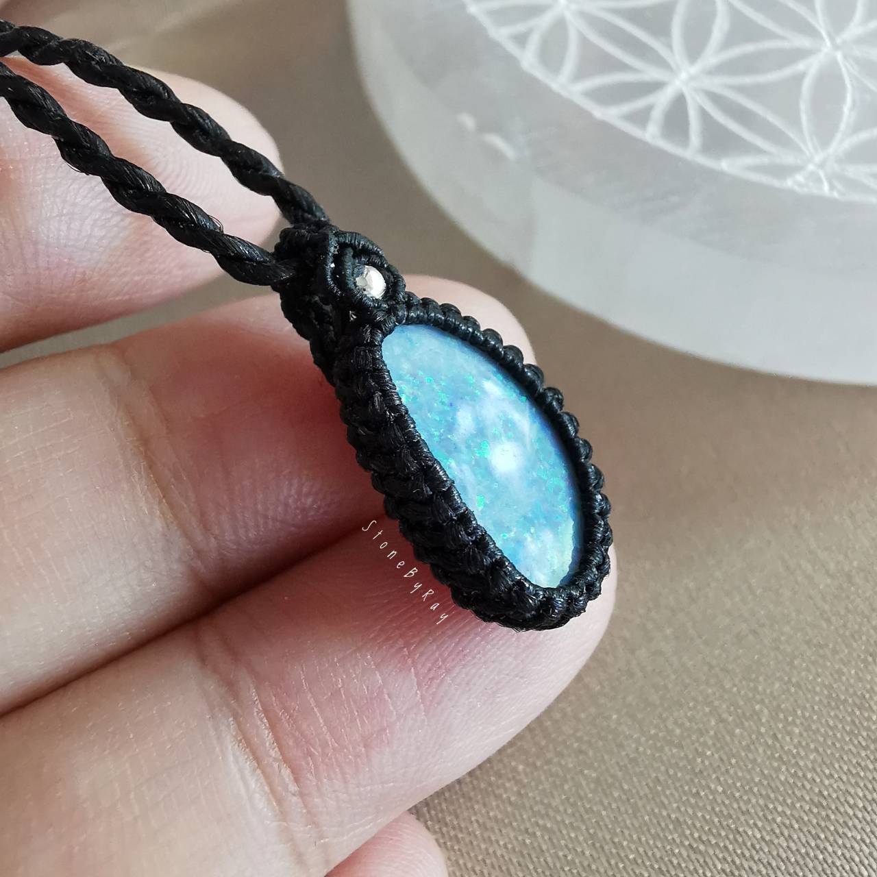 สร้อยคอเชือกถักจี้พลอยโอปอล Opal