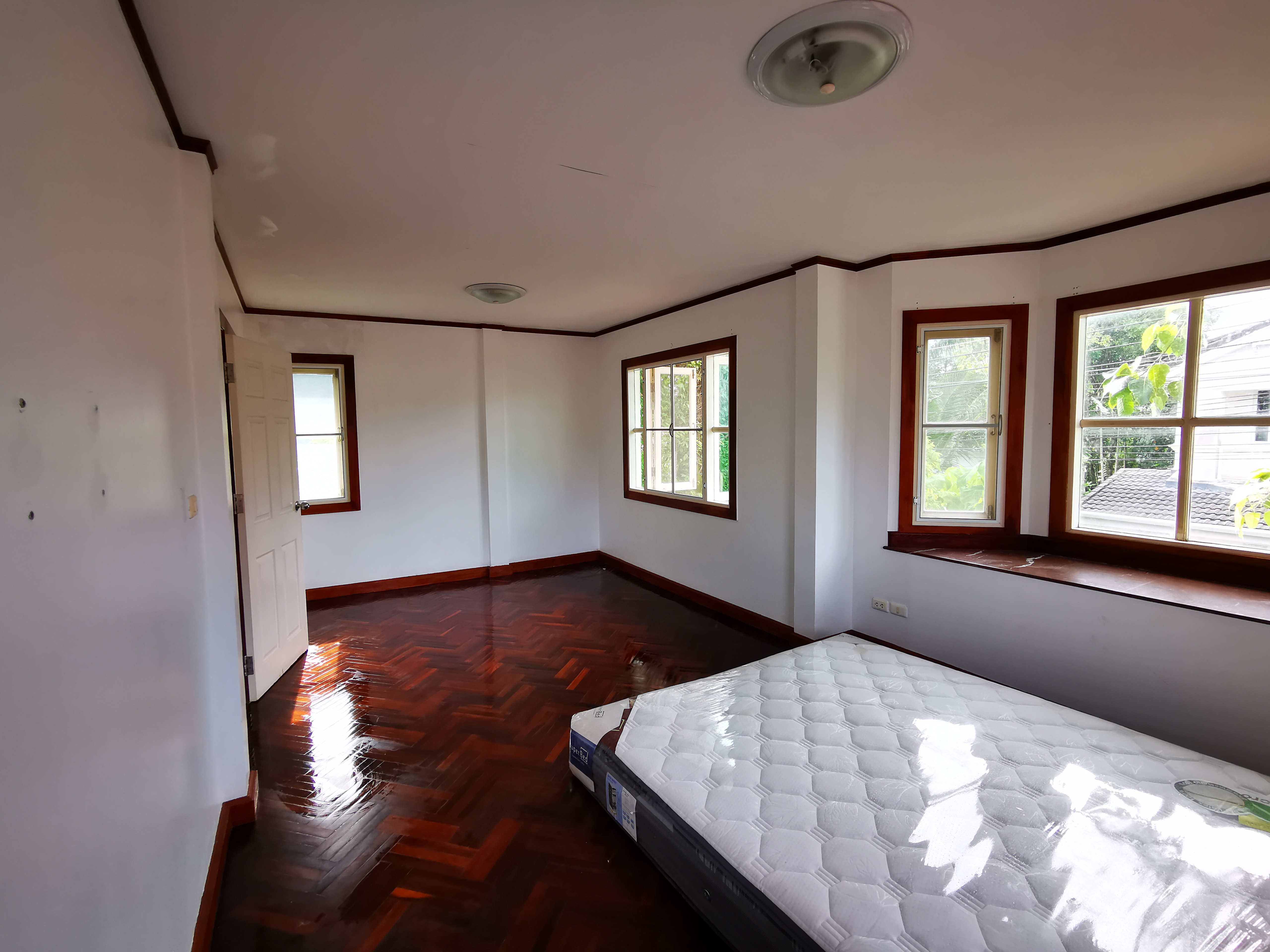 ใกล้ทะเล ใกล้ภูเขา บ้านเดี่ยว วิวภูเขา บ้าน2ชั้น 3นอน 2น้ำ สวนขนาดใหญ่ ทะเลสาบ แลนด์แอนด์เฮ้าส์ พาร์ค ภูเก็ต แลนด์ แอนด์ เฮ้าส์ พาร์ค ภูเก็ต Near Beach Near Mountain Detatched House 2 Storey Mountain Views 3 Bed 2 Bath Big Garden and Lake in common Area F