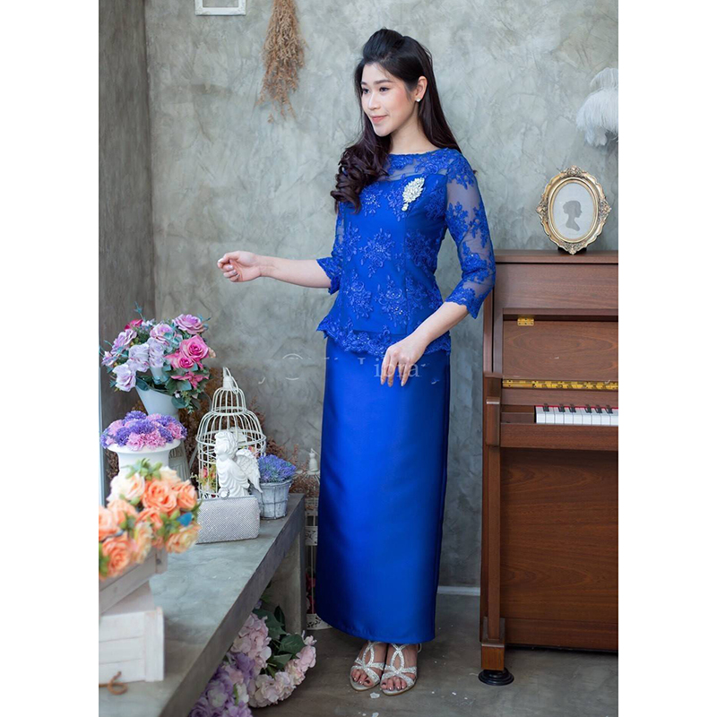 kudapy Set เสื้อลูกไม้แขนสามส่วนสีน้ำเงิน แดง โรสโกลด์ ชุดนี้ตัวเสื้อใช้ผ้าลูกไม้ปักเลื่อมอย่างดี มาพร้อมกระโปรงผ้าไหม สีพื้นทรงสอบผ้าสวย