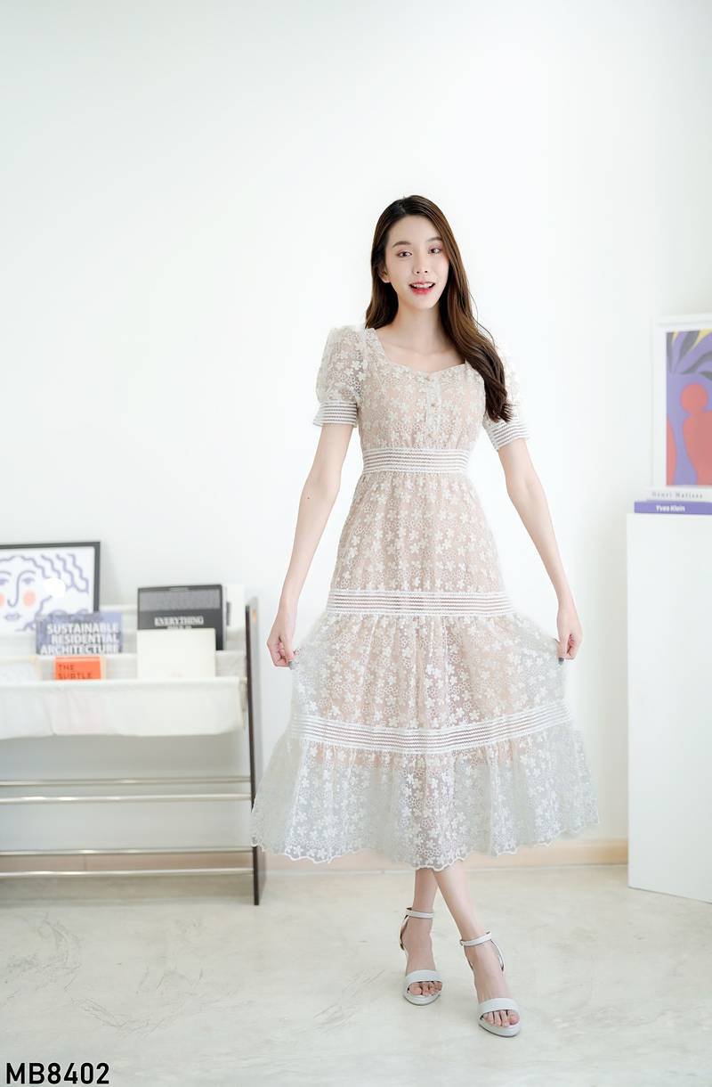 kudapy เดรสยาว สีฟ้า สีครีม สีชมพู เเดรสยาวคลุมเข่าลูกไม้ออกงานแขนตุ๊กตา สวยดูดีน่ารักมากๆ