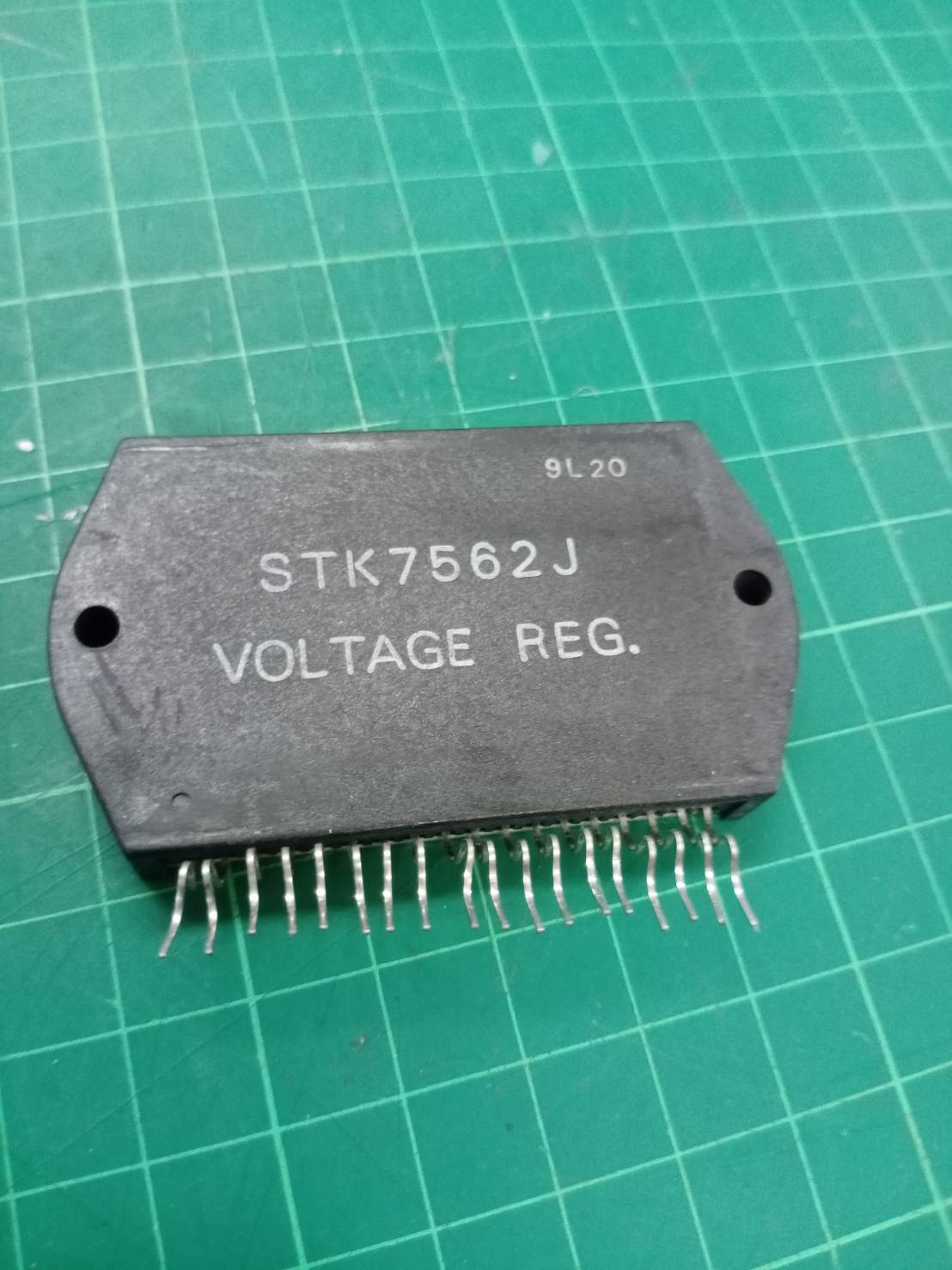 STK7562J OUTPUT TYPE SECONDARY REGURATOR FOR OFFICE AUTOMATION EQUIPMENT