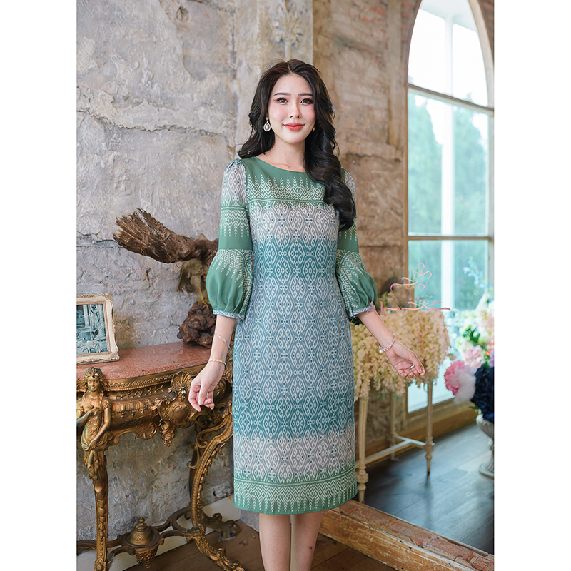 kudapy เดรสสั้นสีโทนชมพู/สีโทนเขียว ลายไทย ดีไซน์เก๋แขนยาวปลายบอลลูน มีซับในทั้งชุดแต่งซิปหลัง