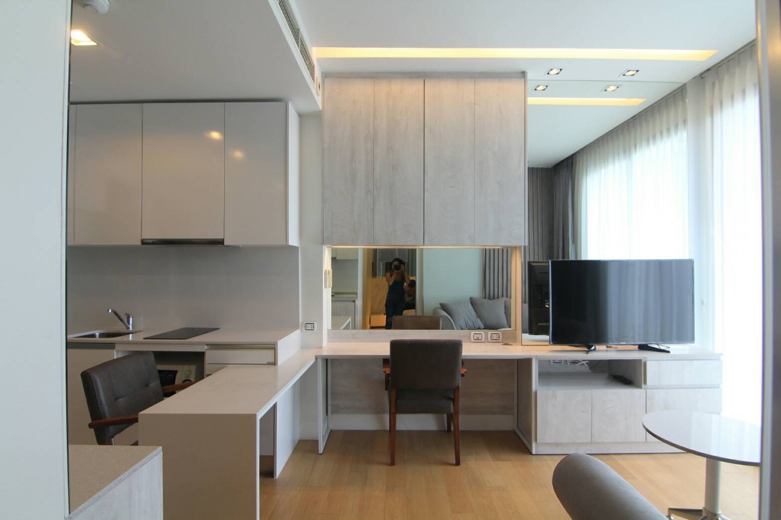 ให้เช่าคอนโด อีควิน็อกซ์ พหล-วิภา ห้องมุมตกแต่งพร้อมอยู่