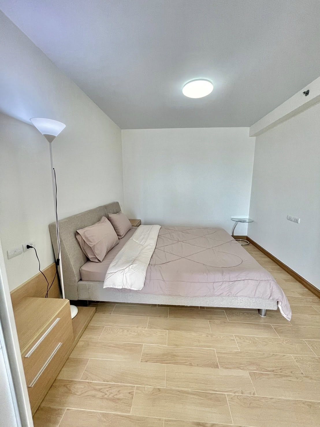 ให้เช่าคอนโด Supalai Park Kaset (ศุภาลัย ปาร์ค เกษตร) High Rise โซนพื้นที่ BTSเสนา เกษตร ห้องแบบ 1ห้องนอน 1ห้องน้ำ 1โซนครัวปิด ขนาดห้อง 52 ตรม. ชั้น 14