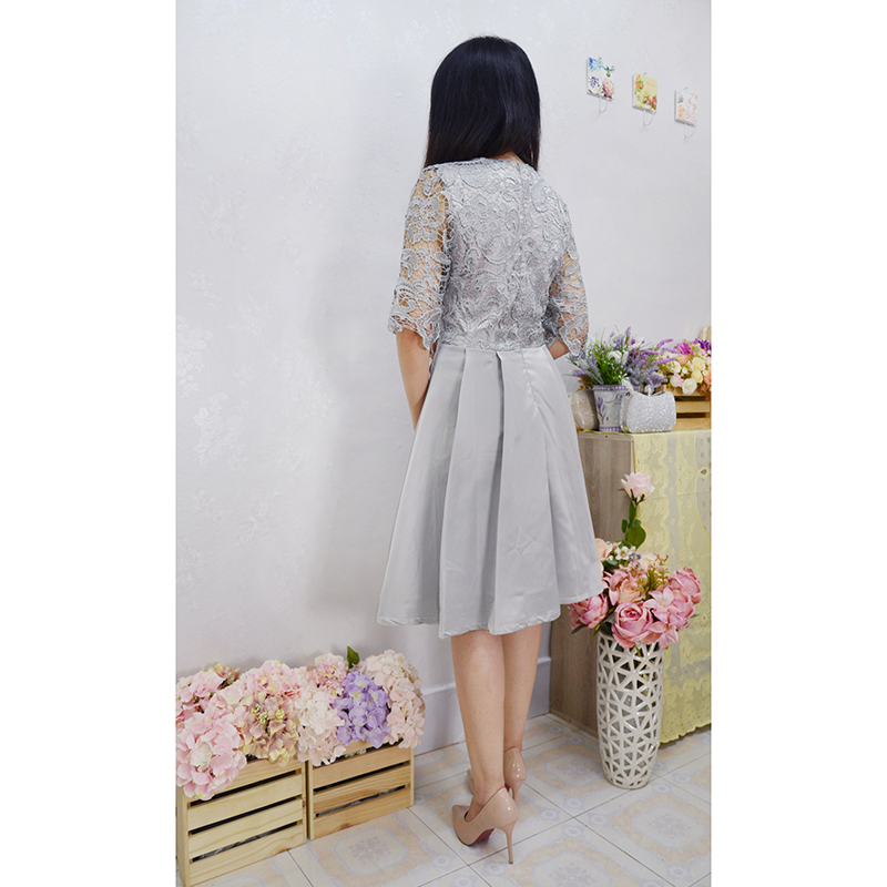 kudapy เดรสสั้นสีชมพู/เทา/ครีม ลูกไม้ แขนสามส่วน แถมเข็มขัดใบไม้ตามแบบ