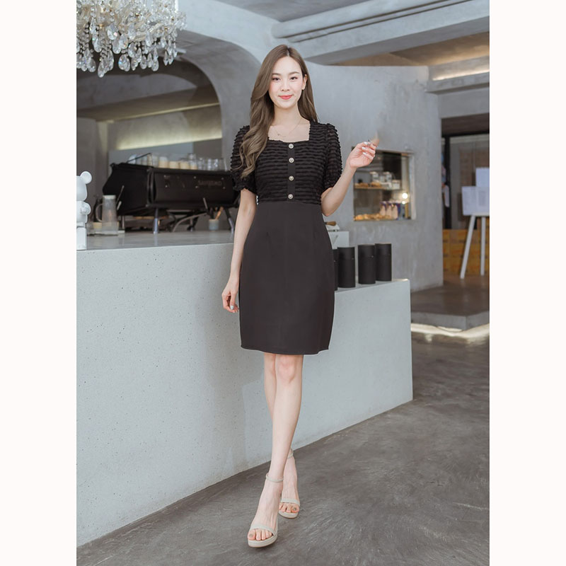 kudapy เดรสสั้นสีชมพู/สีฟ้า/สีดำ ผ้าทอแขนจั๊มแต่งกระดุม