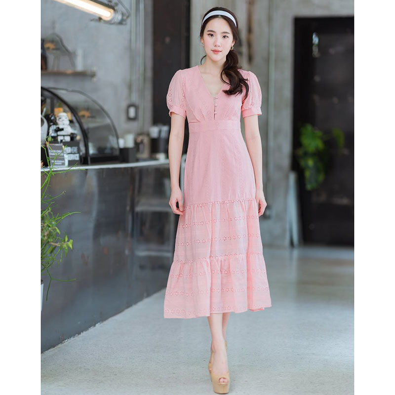 kudapy เดรสยาวคอวีแขนสั้นสีชมพู,สีเทา คอวีลายดอกจุดแต่งประโปรงชั้นลาย