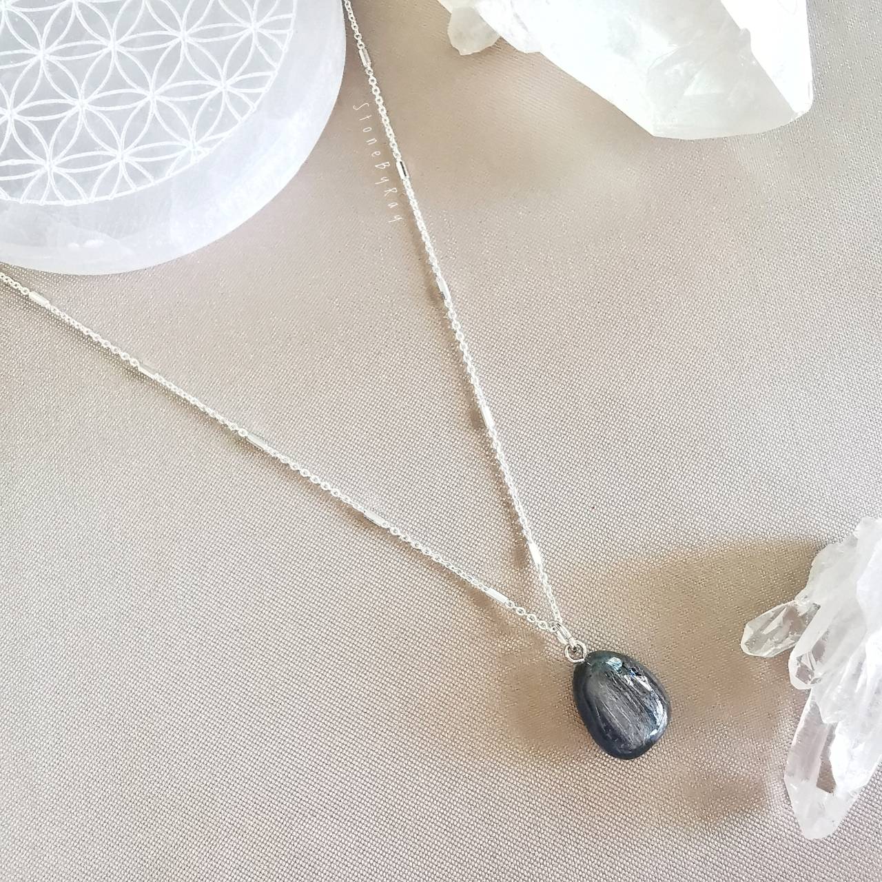 สร้อยคอเงินจี้หินไคยาไนท์ (Kyanite)