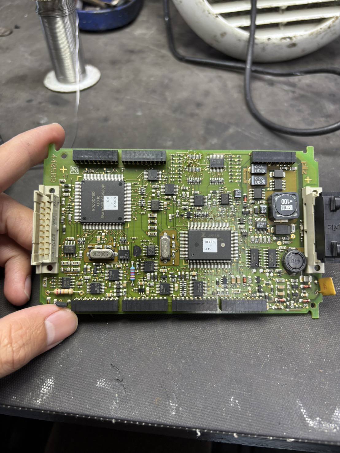 ซ่อม SERVO DRIVE MITSUBISHI MDS-R-V2-8080
