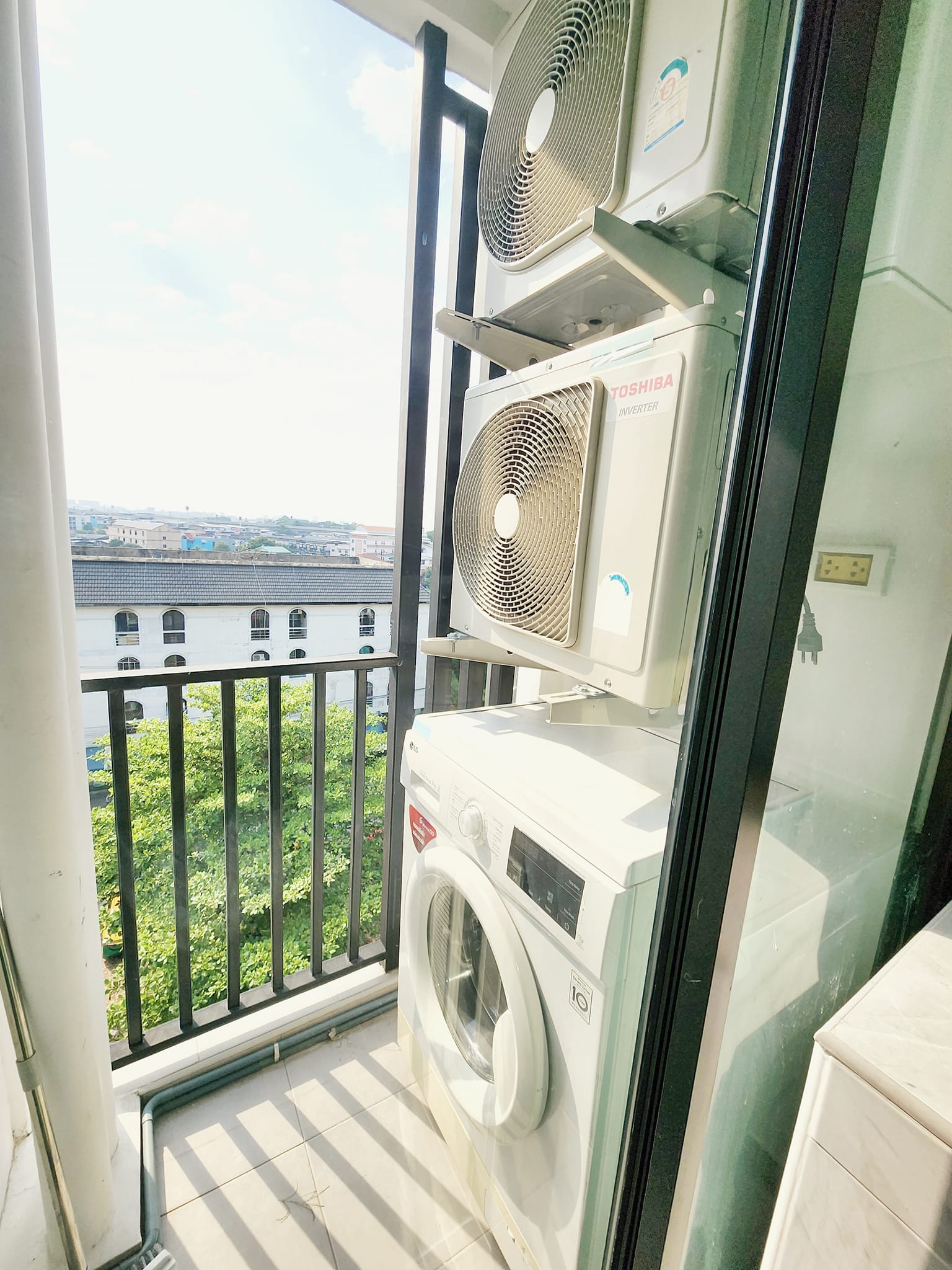 ให้เช่าคอนโด REACH Phahon Yothin 52 (รีช พหลโยธิน 52) - ห้องแต่งสวยน่าอยู่มีเครื่องซักผ้า - การเดินทาง: รถไฟฟ้า BTS สถานี สะพานใหม่ ~ 630 ม.