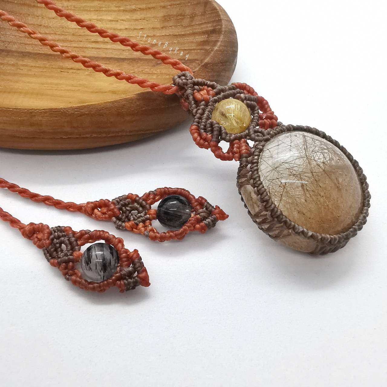 สร้อยคอเชือกถักจี้หินไหมนาค Red Rutilated Quartz