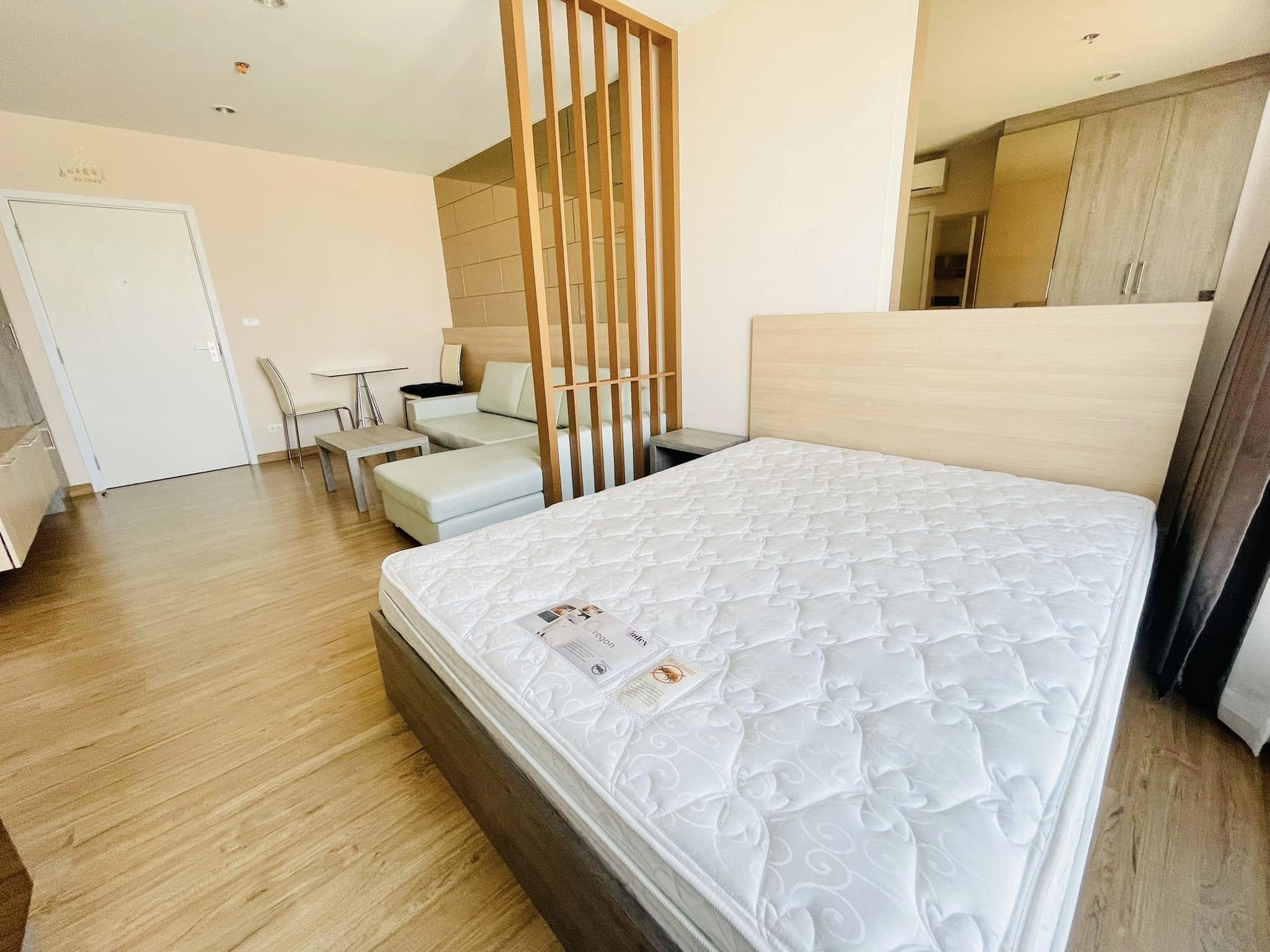 ปล่อยเช่า The Tree Interchange (เดอะ ทรี อินเตอร์เชนจ์) - โซนพื้นที่ MRT เตาปูน บางโพ 1ห้องนอน 1ห้องน้ำ - ขนาดห้อง 30 ตรม. ชั้น 40 ตึก A - ให้เช่า 11,000 ต่อเดือน