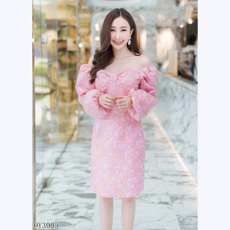 kudapy เดรสสั้นสีชมพู,ฟ้า แขนยาวดอกนูนสวยดูดีใส่แล้วคุณหนูมากๆ