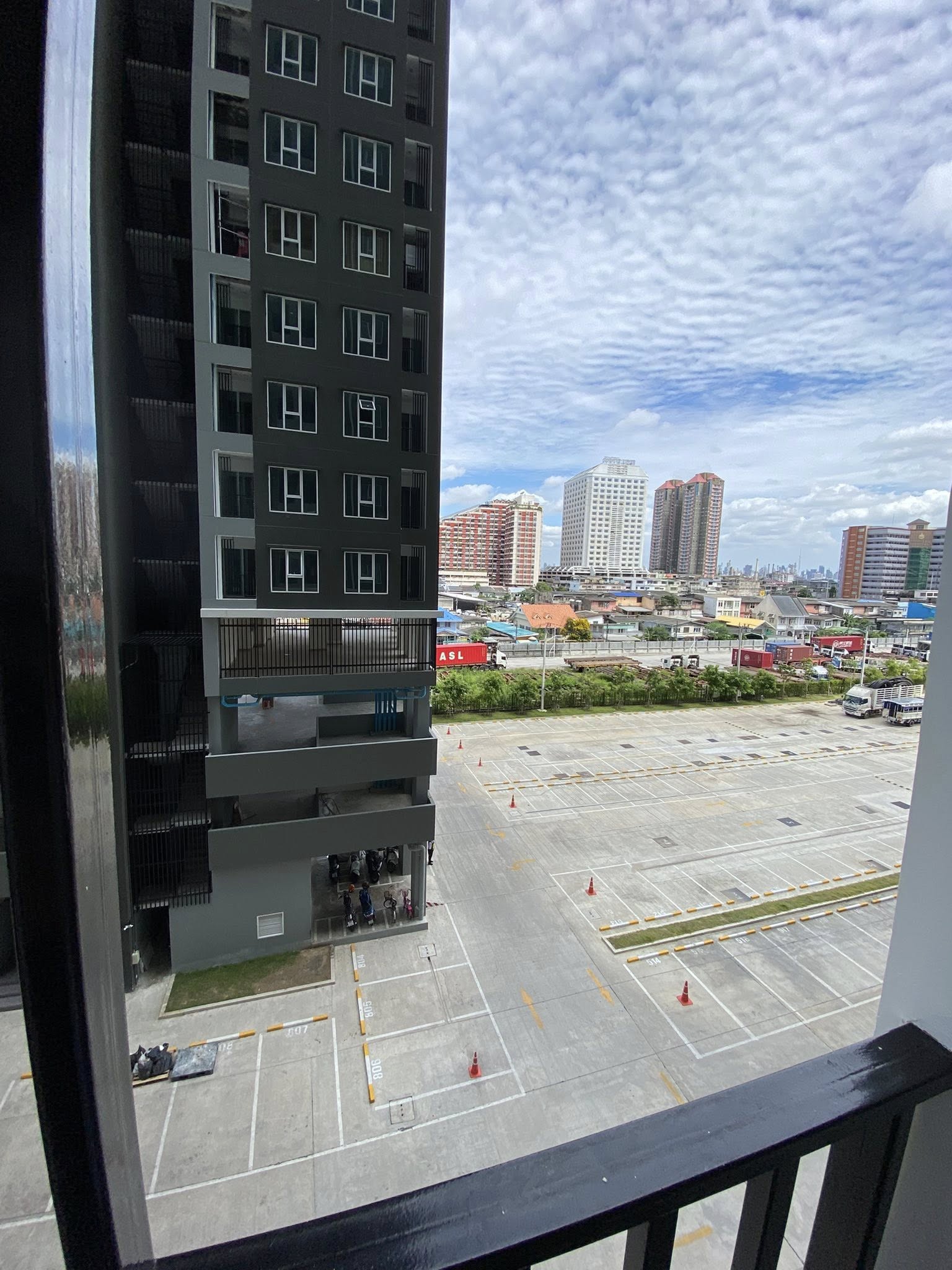 ให้เช่าคอนโด Regent home bangna (รีเจ้นท์ โฮม บางนา) โซนพื้นที่ BTS บางนา ห้องแบบ 1ห้องนอน / 1ห้องน้ำ / โซนครัวปิด · ขนาดห้อง 28 ตรม. ชั้น 5 ตึก A