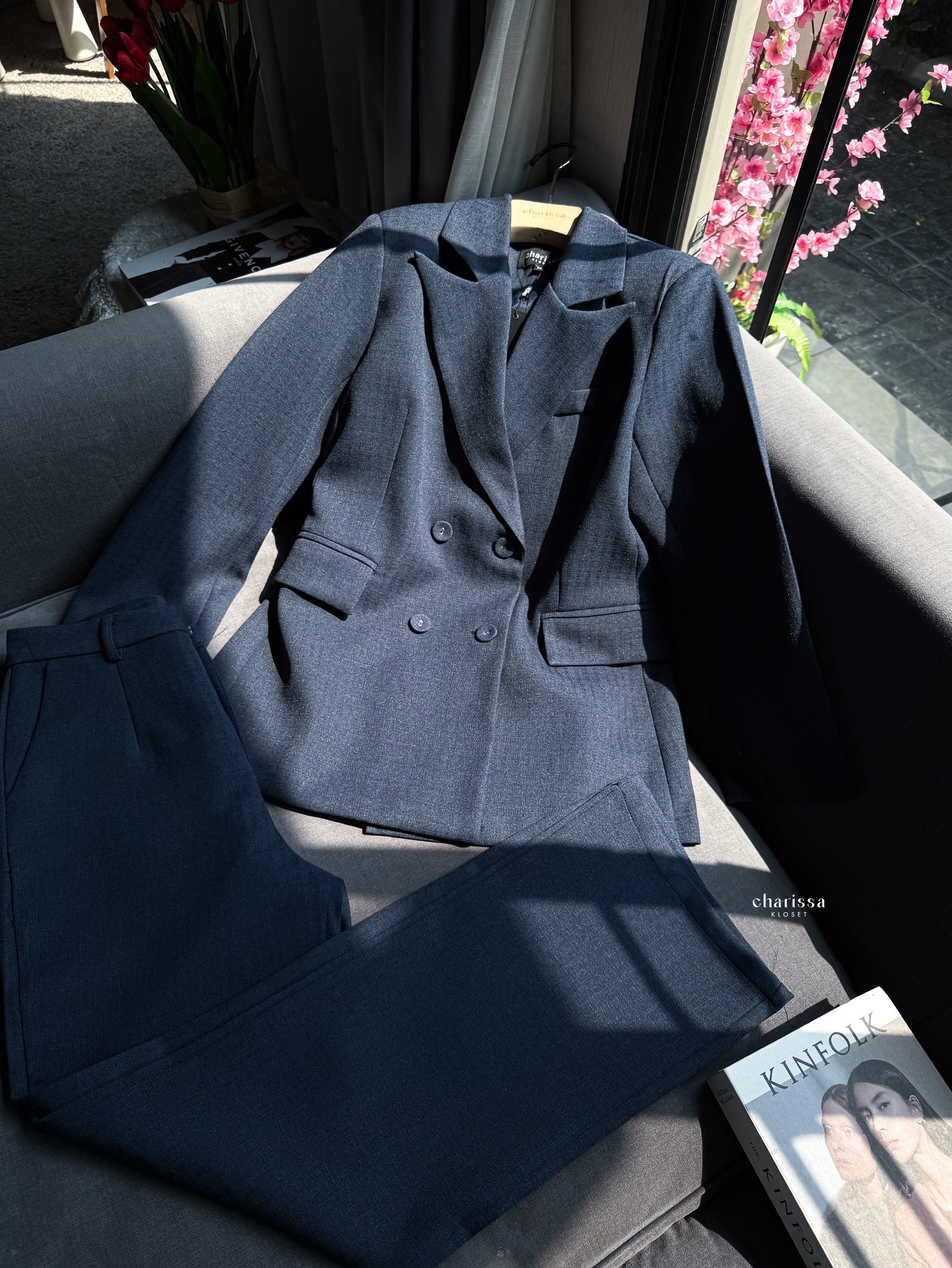 kudapy เซ็ทสูท ผ้าทอชนิดพิเศษ ยับยาก อัดกาวทั้งชุด เสื้อสูททรงทันสมัยออกออกแบบให้มีทรงยาวเข้ารูป