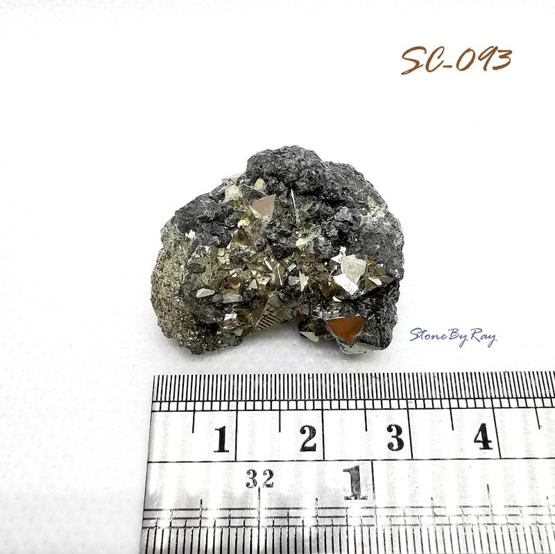 ไพไรต์ (Pyrite Octahedra Peru)